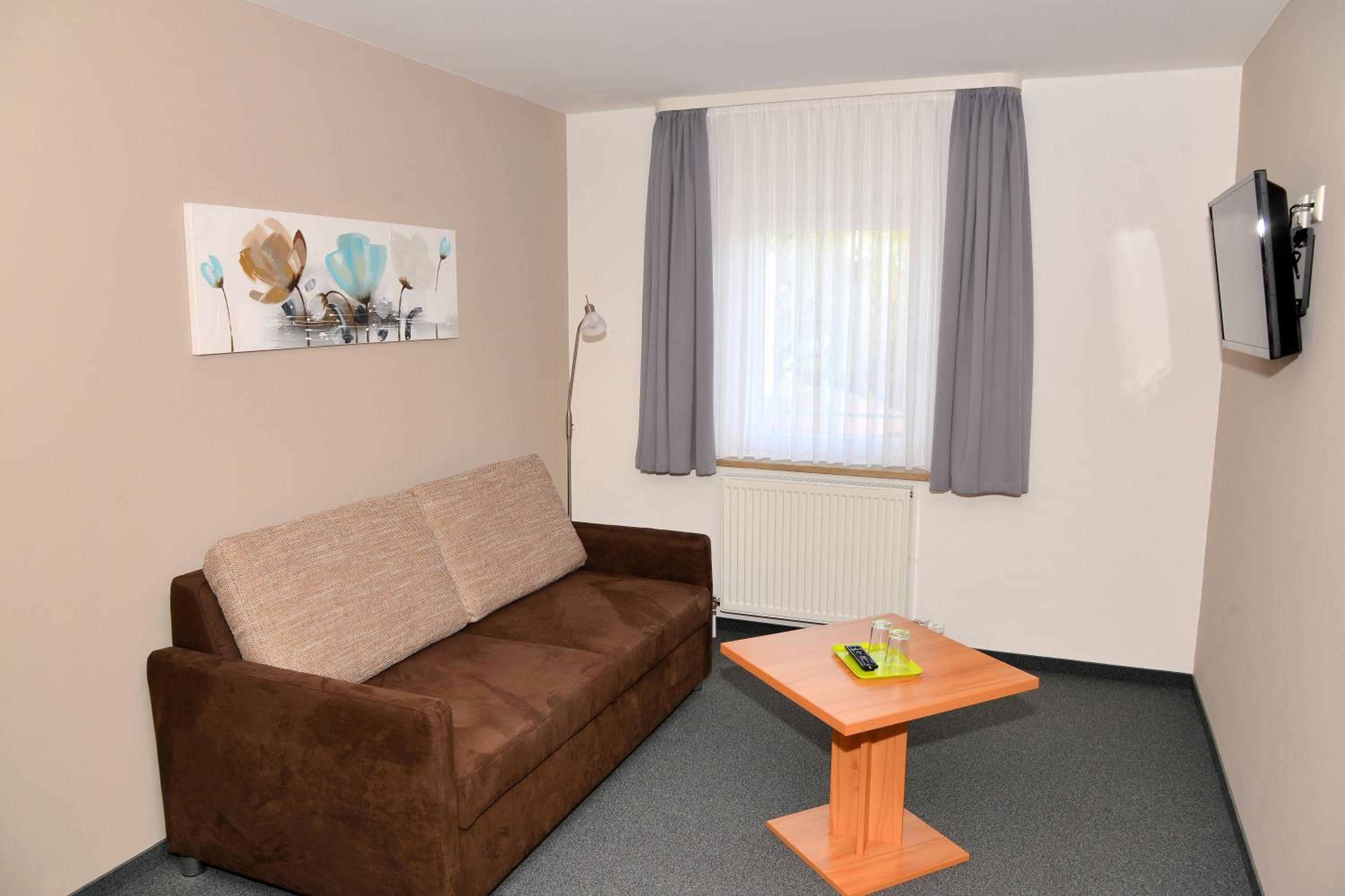 Premium Double Room - Photo 8