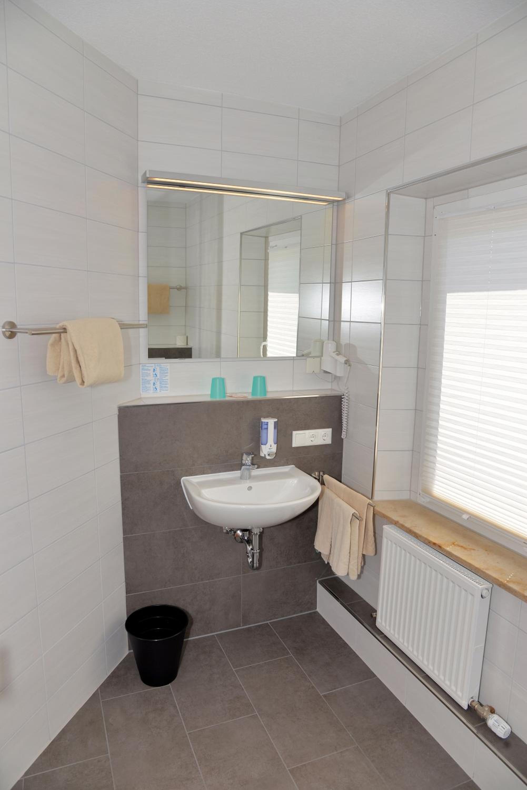 Premium Double Room - Photo 7
