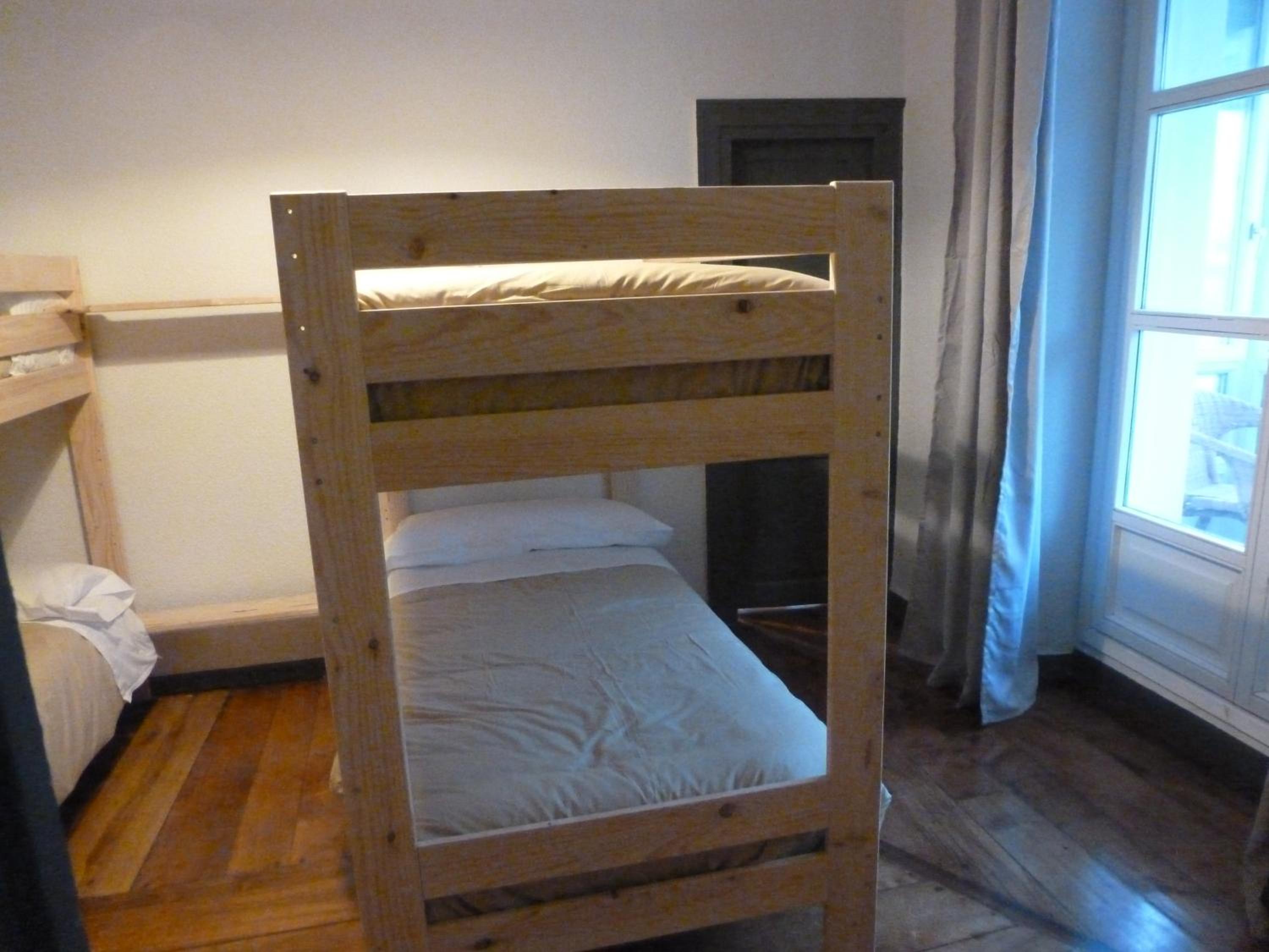 Cama en Habitación Compartida Mixta de 4 Camas
