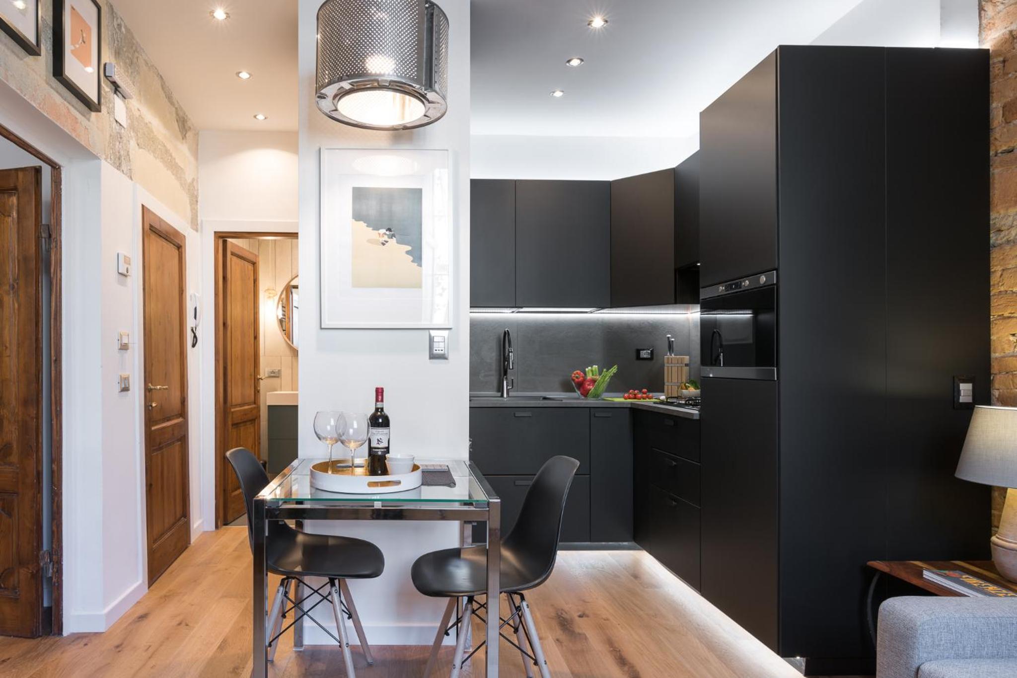 Deluxe One-Bedroom Apartment with Garden View thumbnail 6