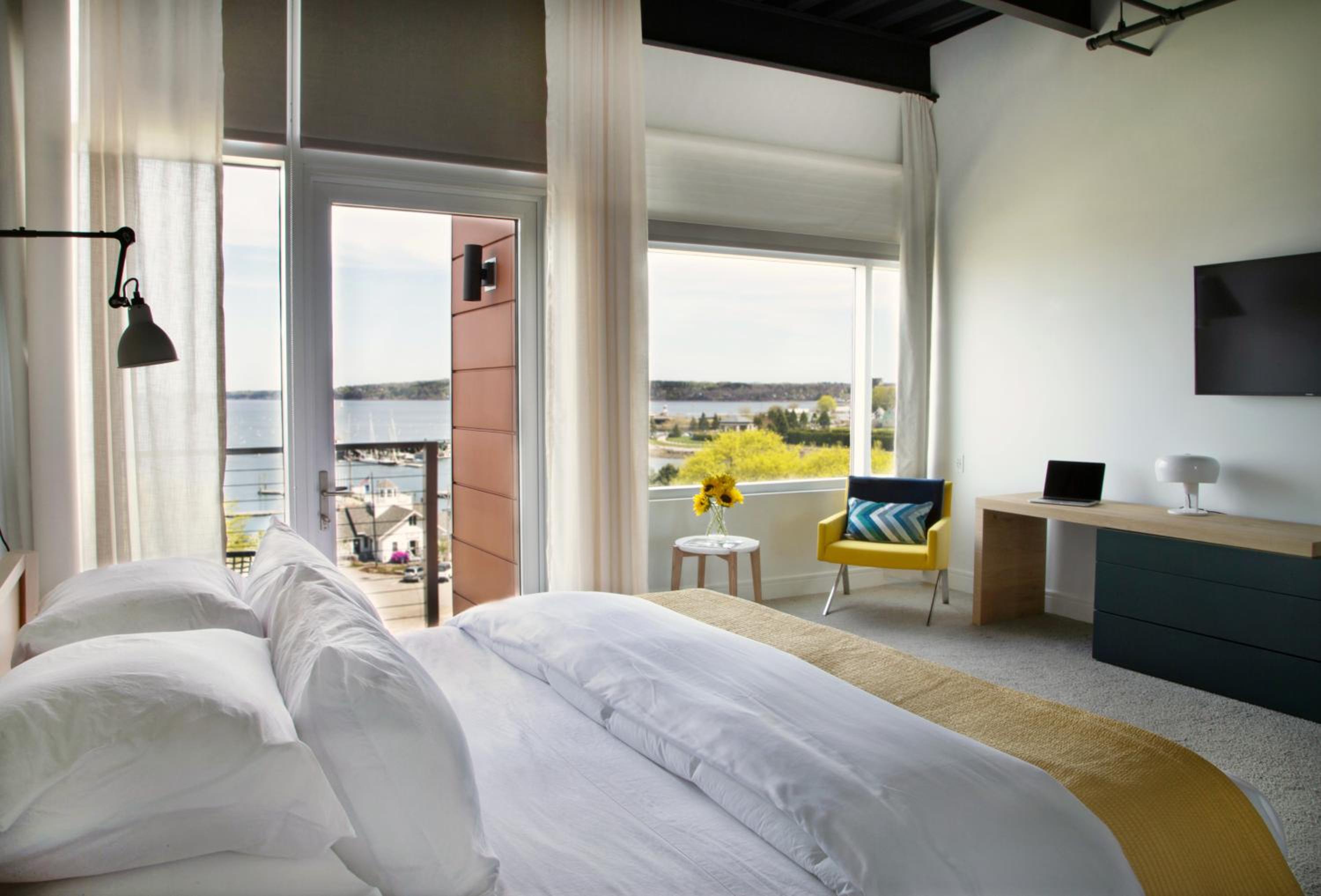 Queen Room with Balcony photo 1