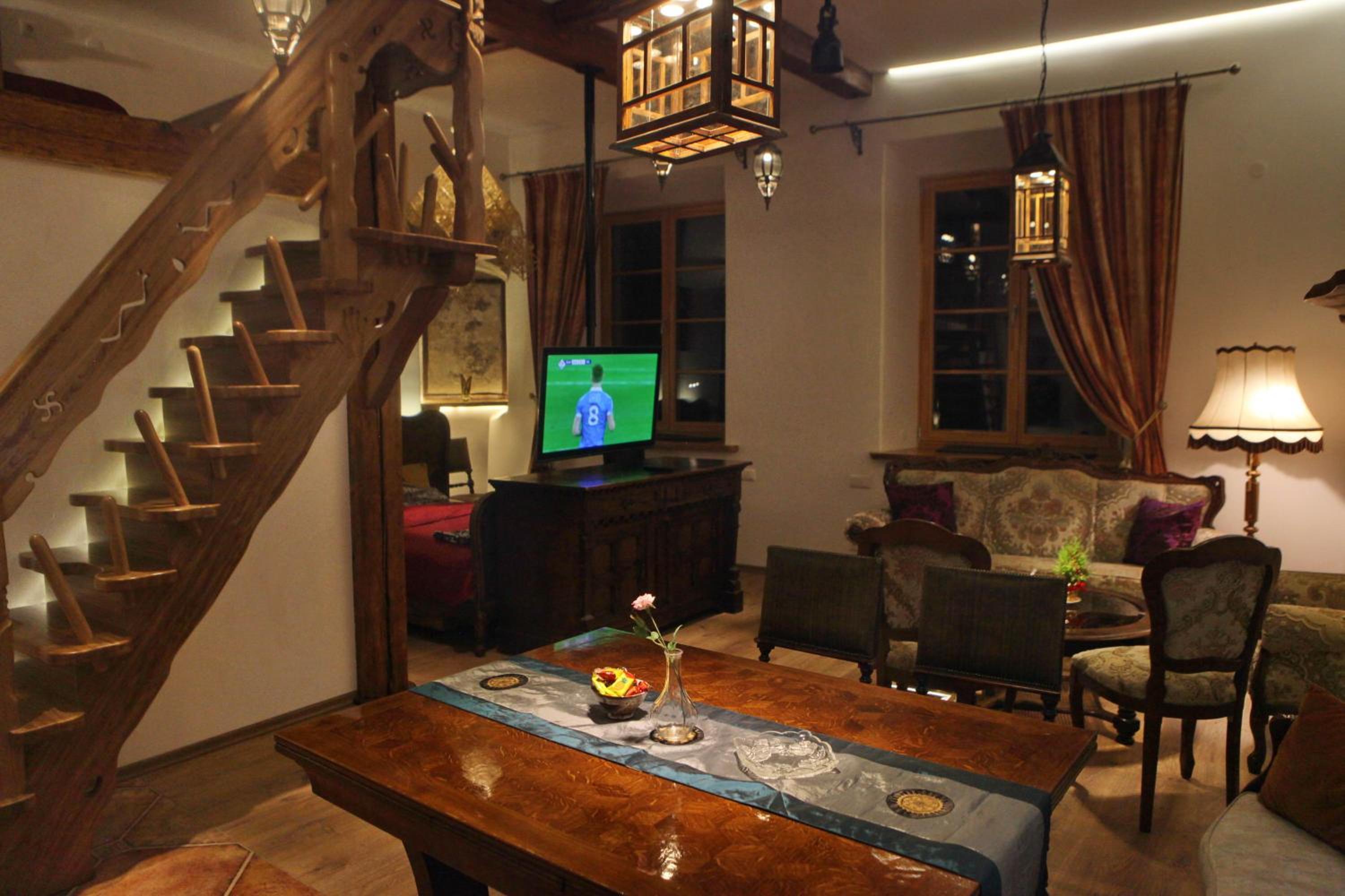 One-Bedroom Apartment - Photo 4
