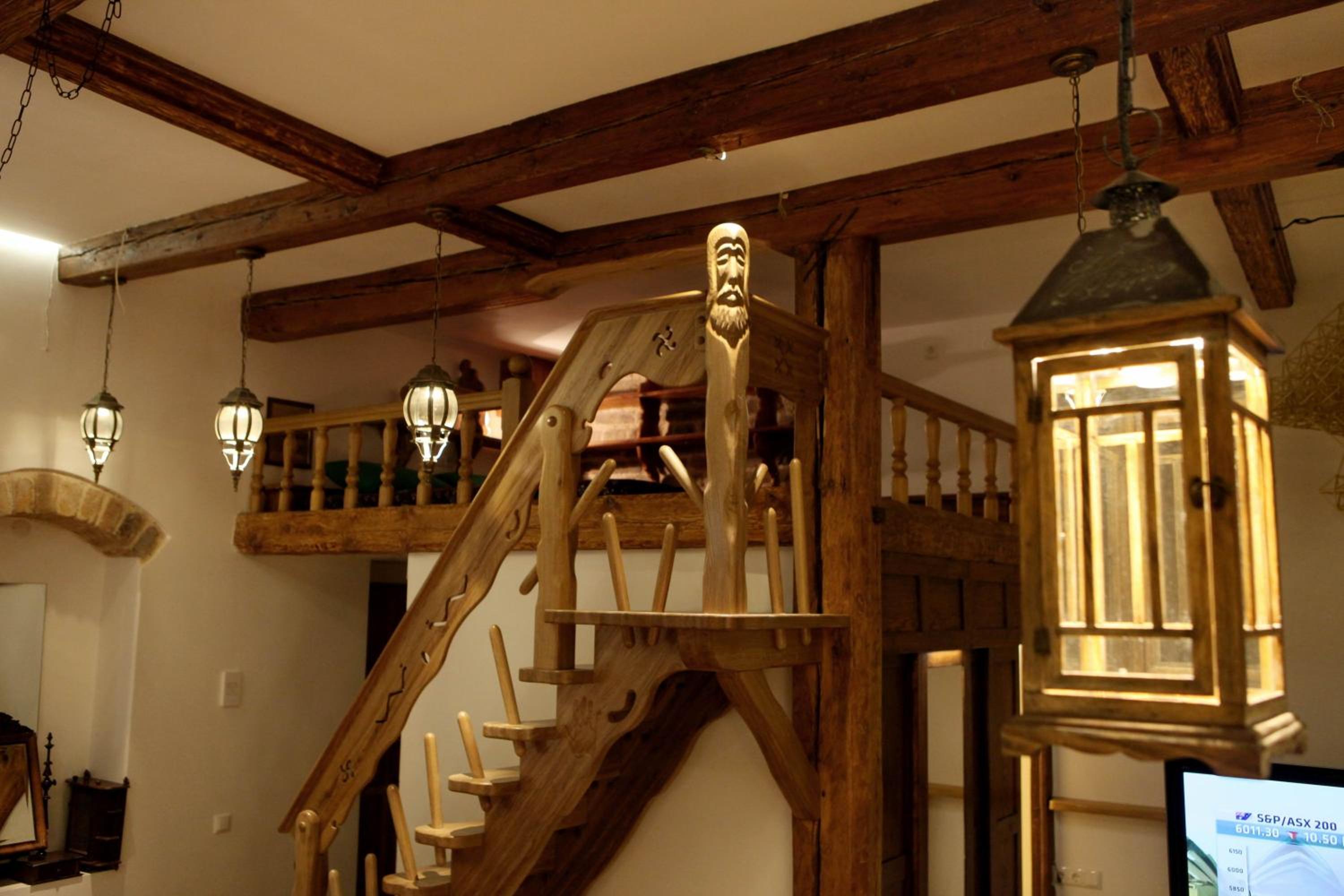 One-Bedroom Apartment - Photo 2