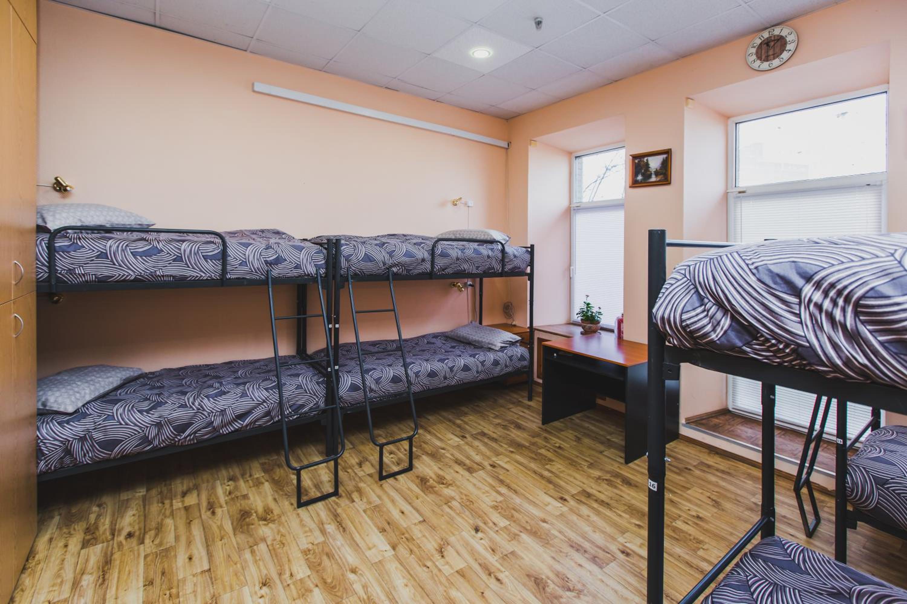 Bed In 10-Bed Male Dormitory Room photo 3