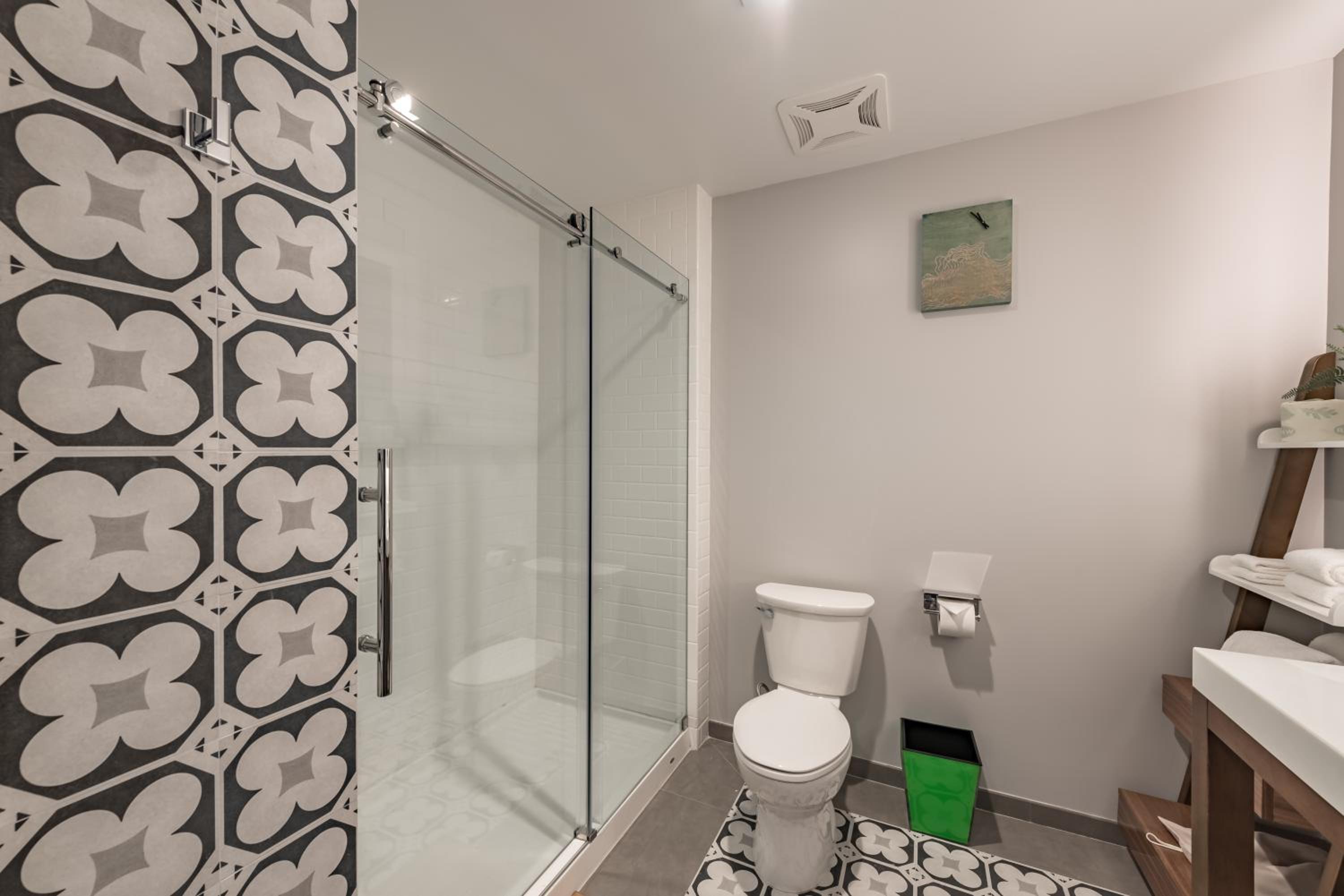 Classic King Room Room - Disability Access photo 3