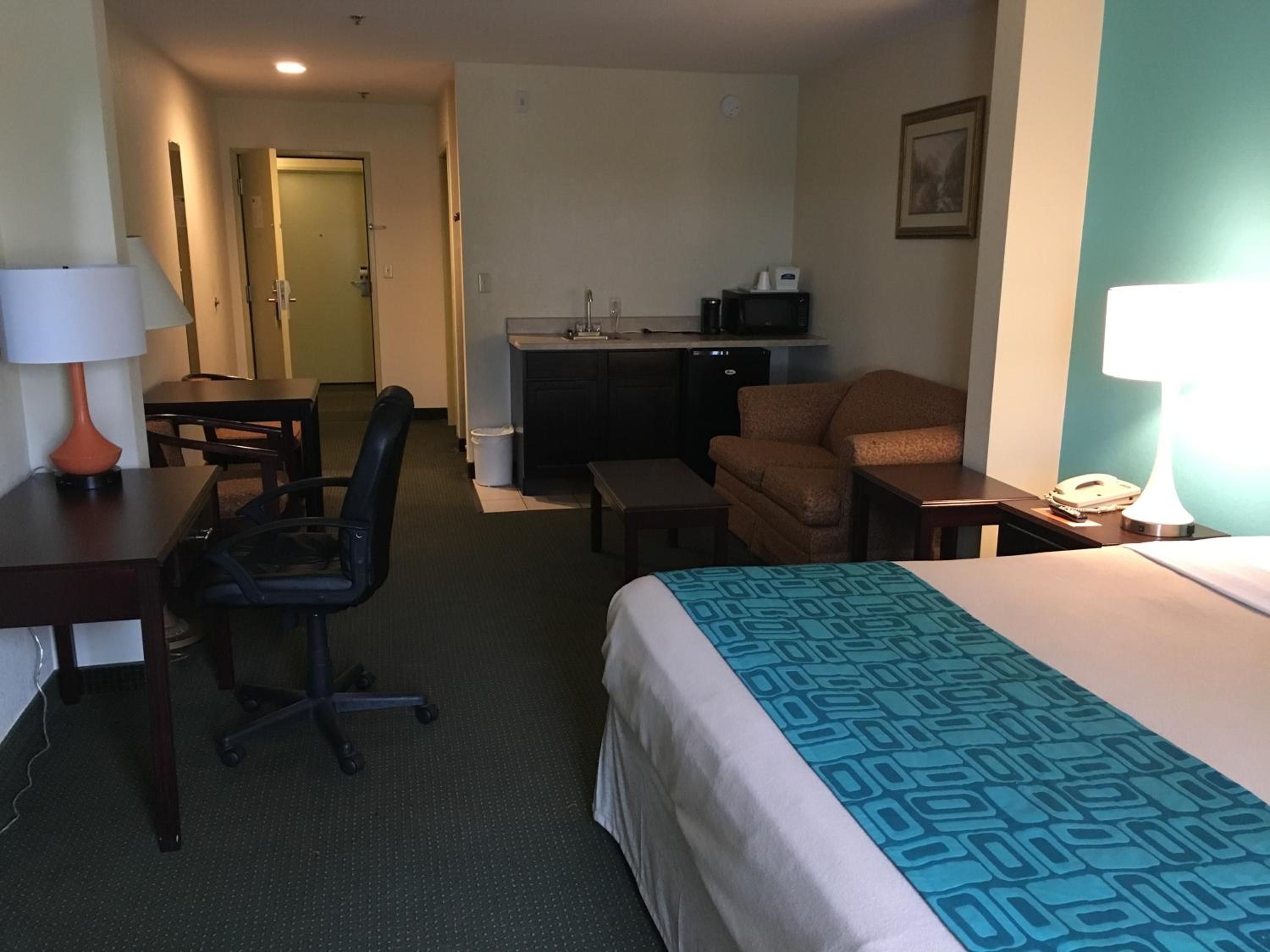 King Suite - Disability Access/Non-Smoking photo 3