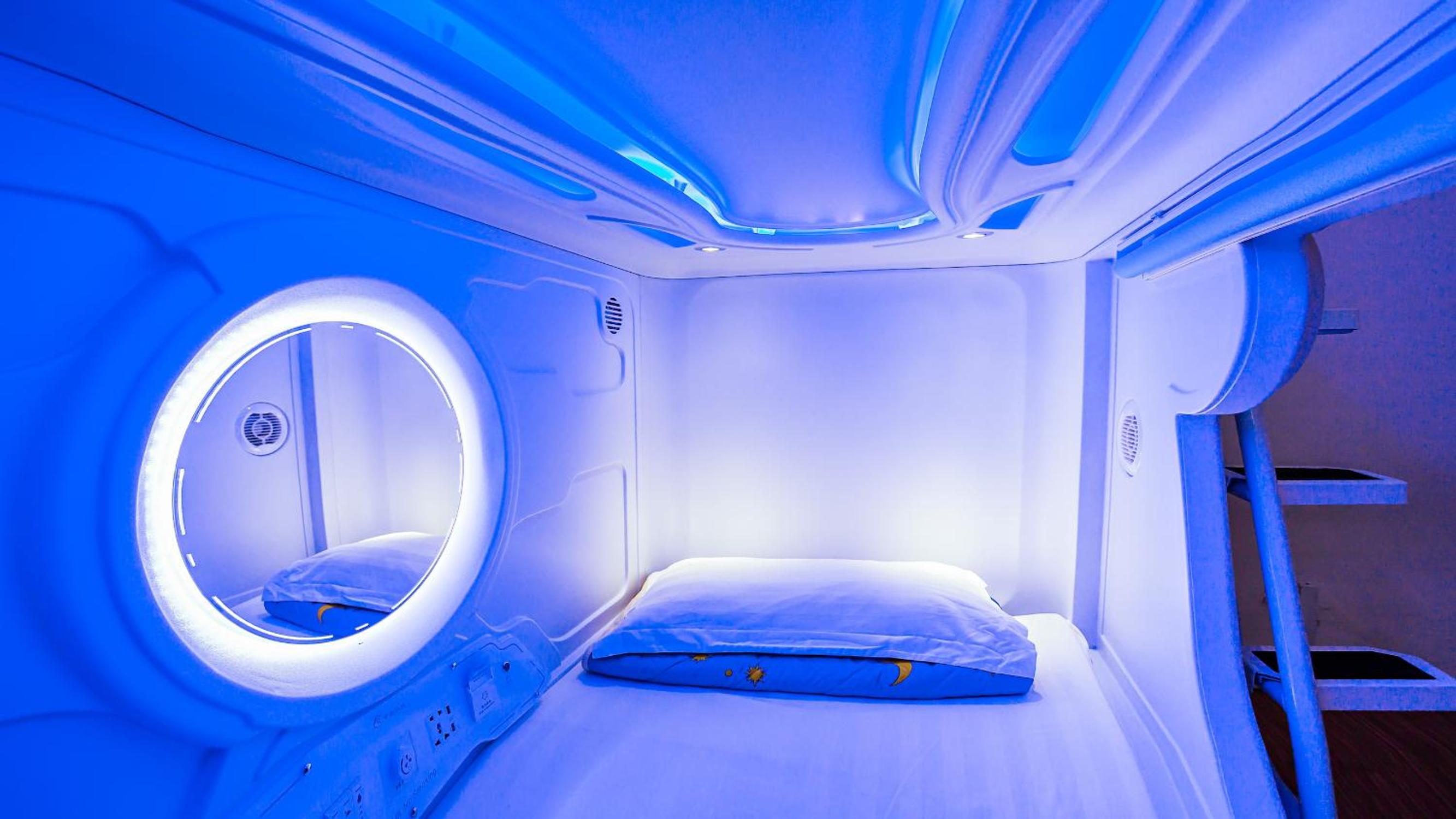 Single Space Pod in Mixed Dormitory  photo 2
