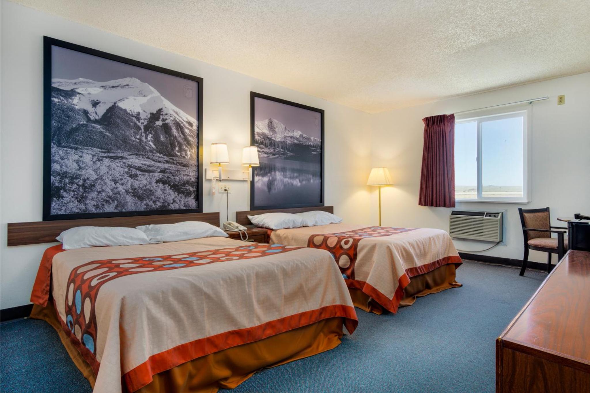 Queen Room With Two Queen Beds - Non-Smoking photo 1