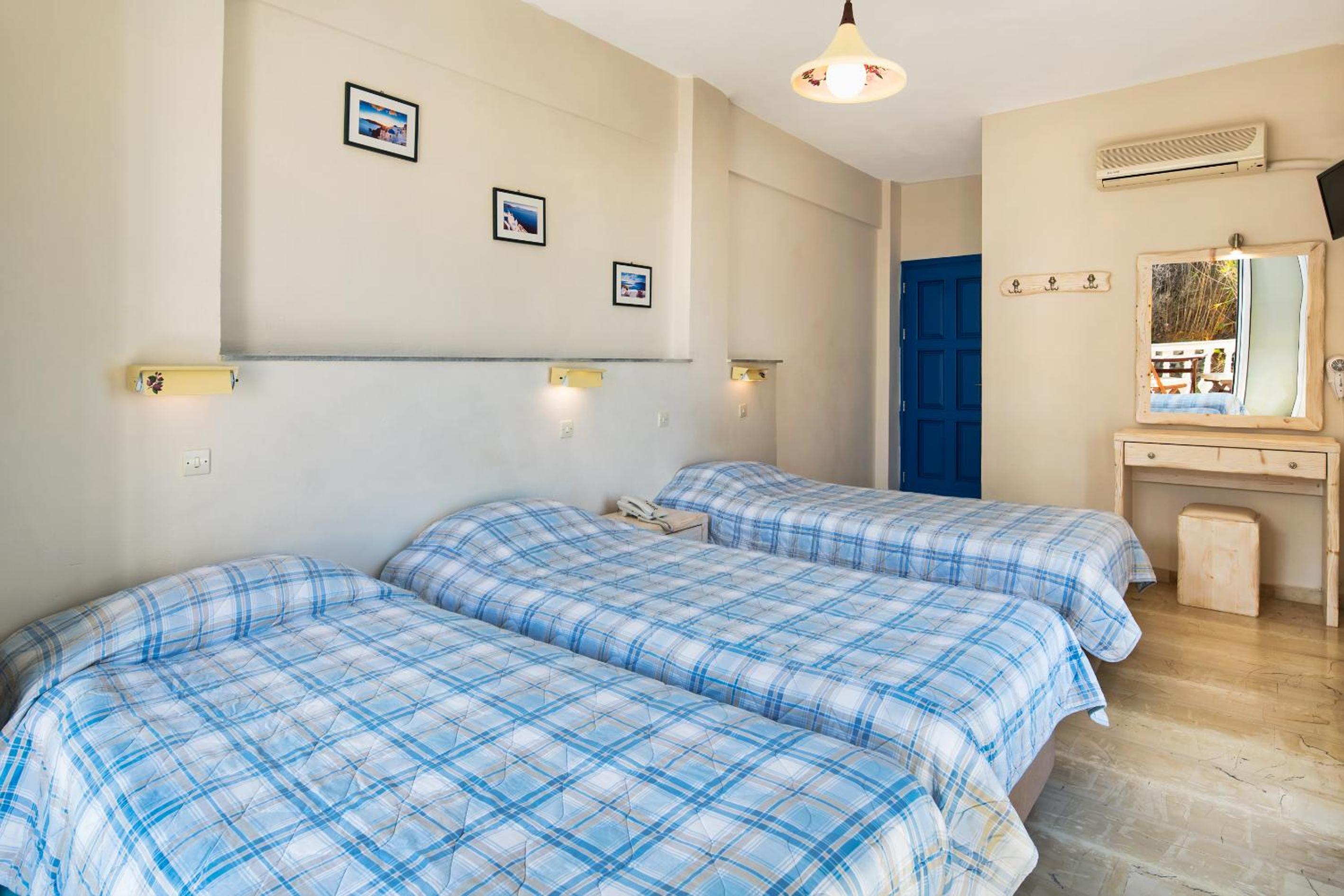 Triple Room - Photo 7