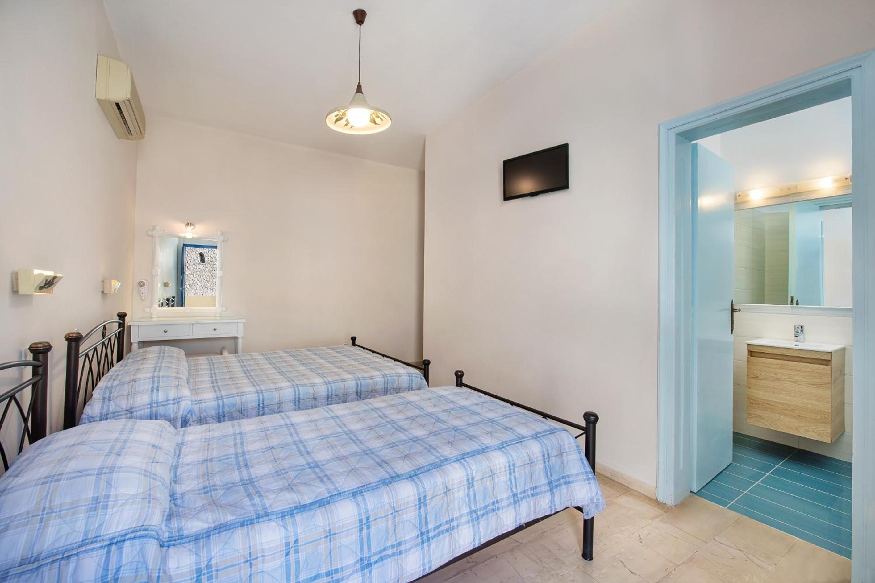 Triple Room - Photo 1