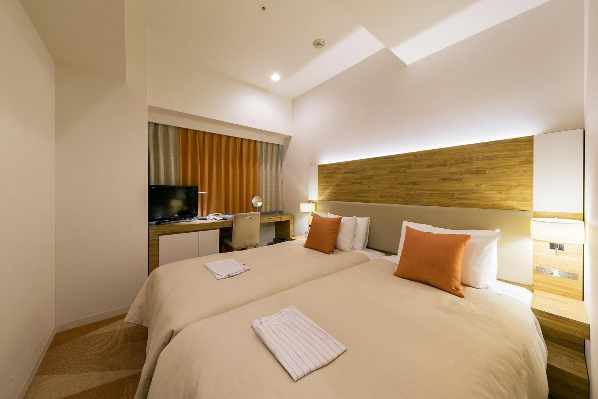 Twin Room - Non-Smoking photo 3