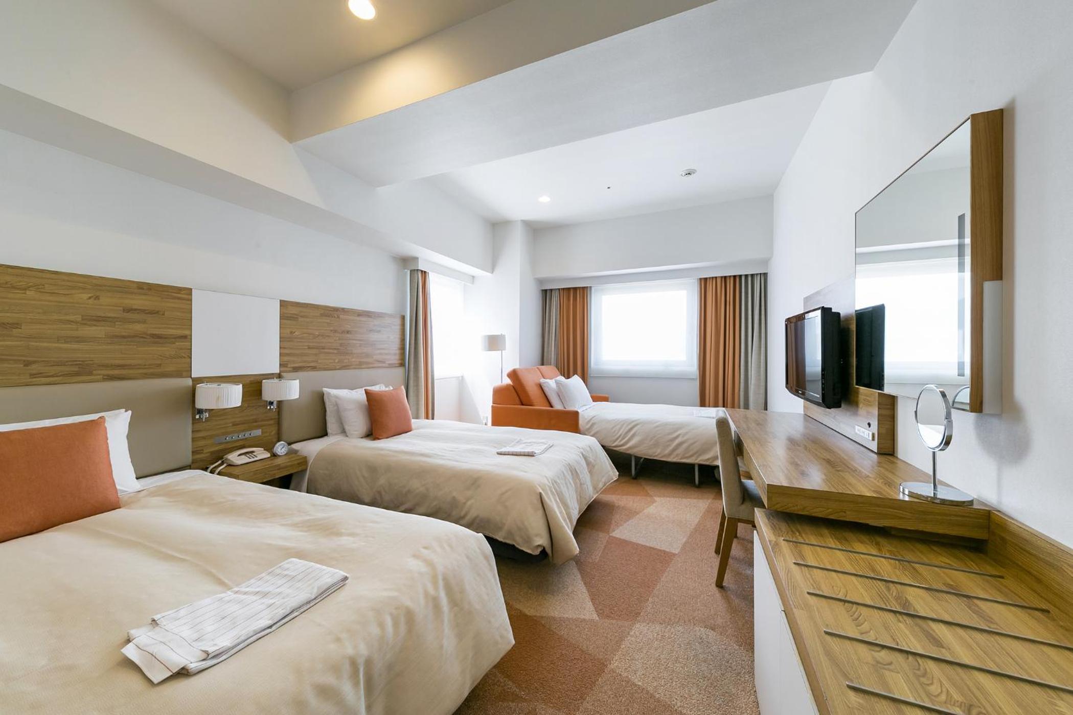 Triple Room - Non-Smoking photo 3