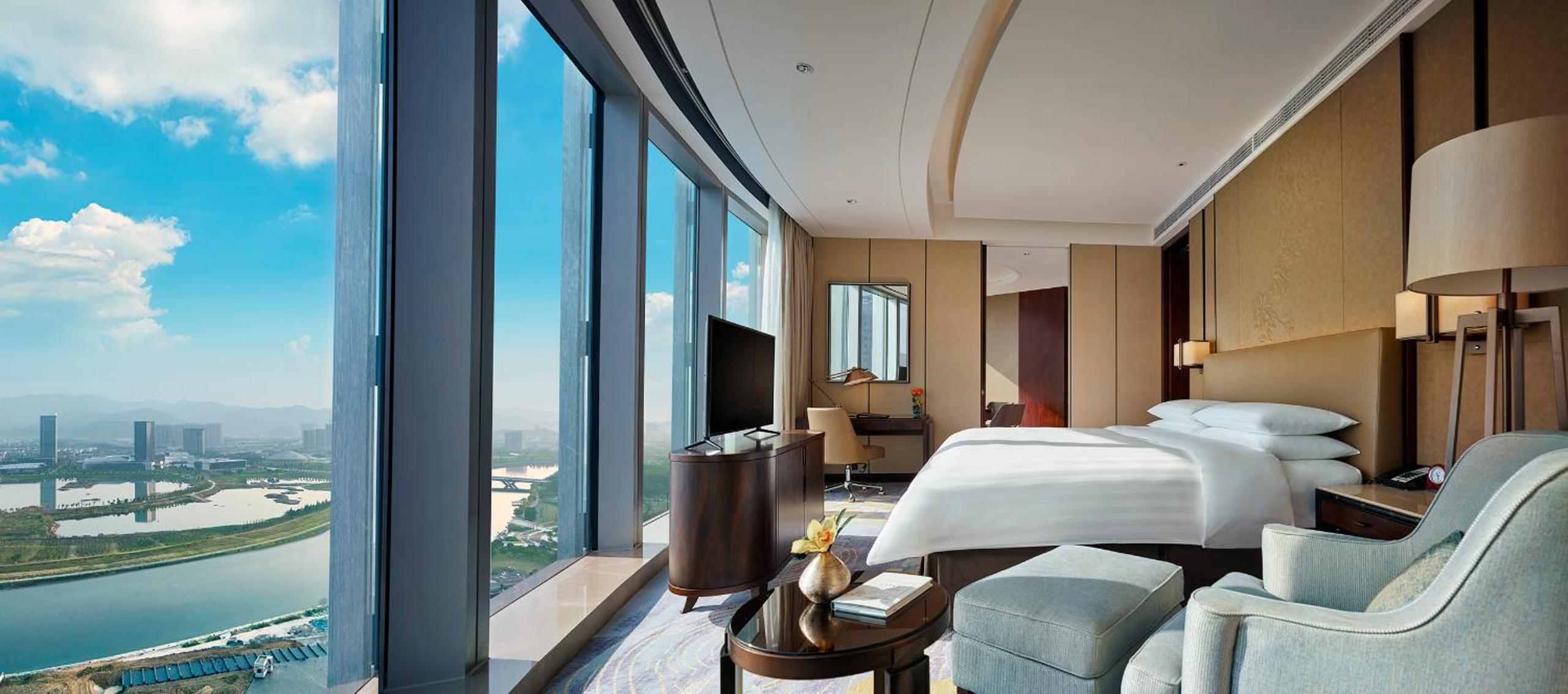 Executive King Suite (One bedroom and one living room)
