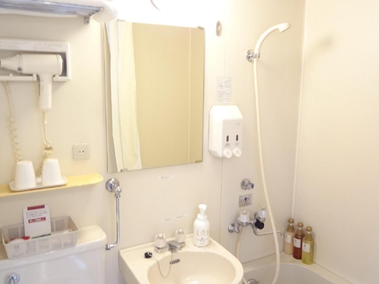 Single Room - Smoking photo 2