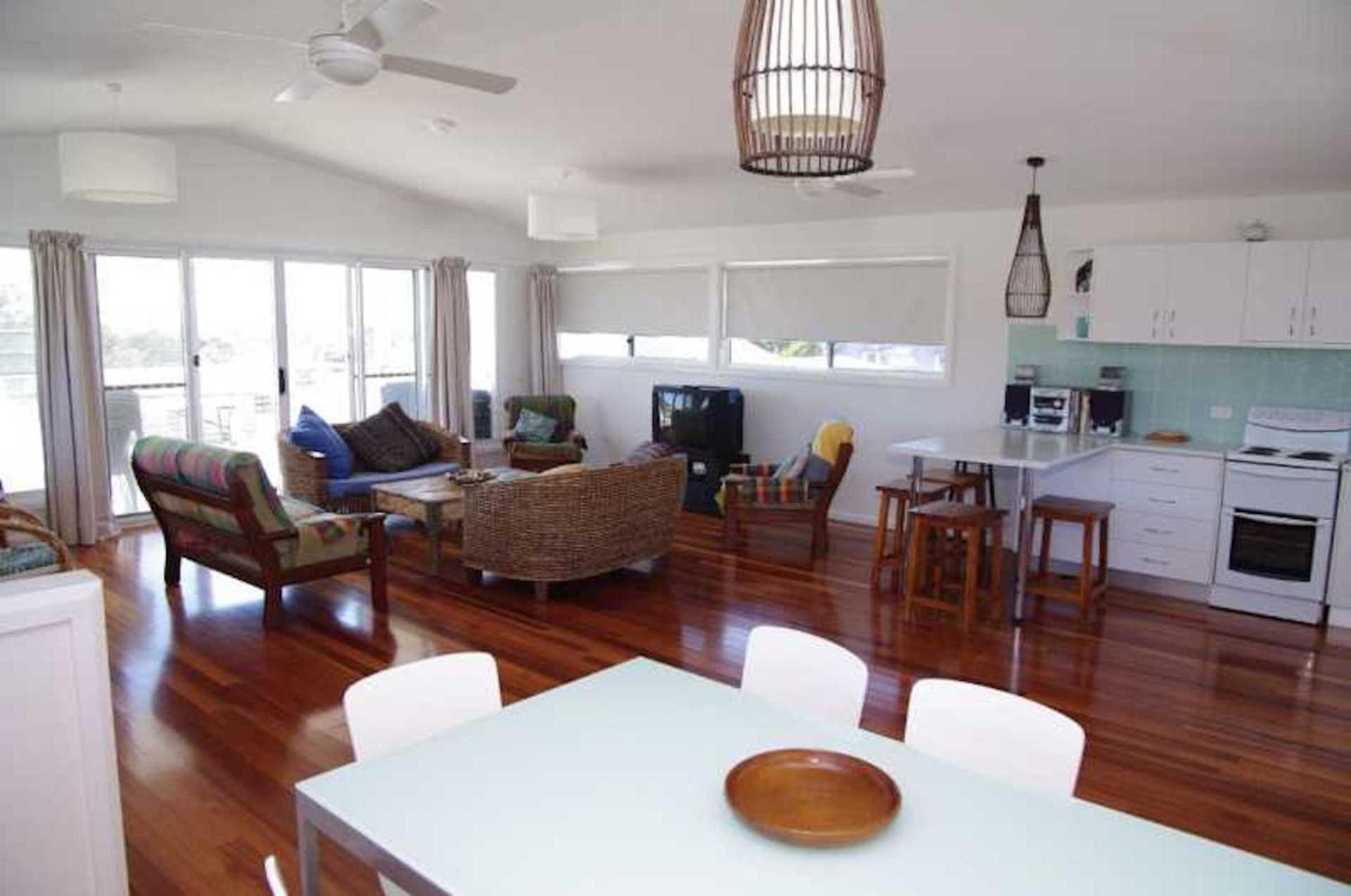 Four-Bedroom House photo 2