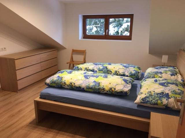 Four-Bedroom Apartment with Balcony  photo 2