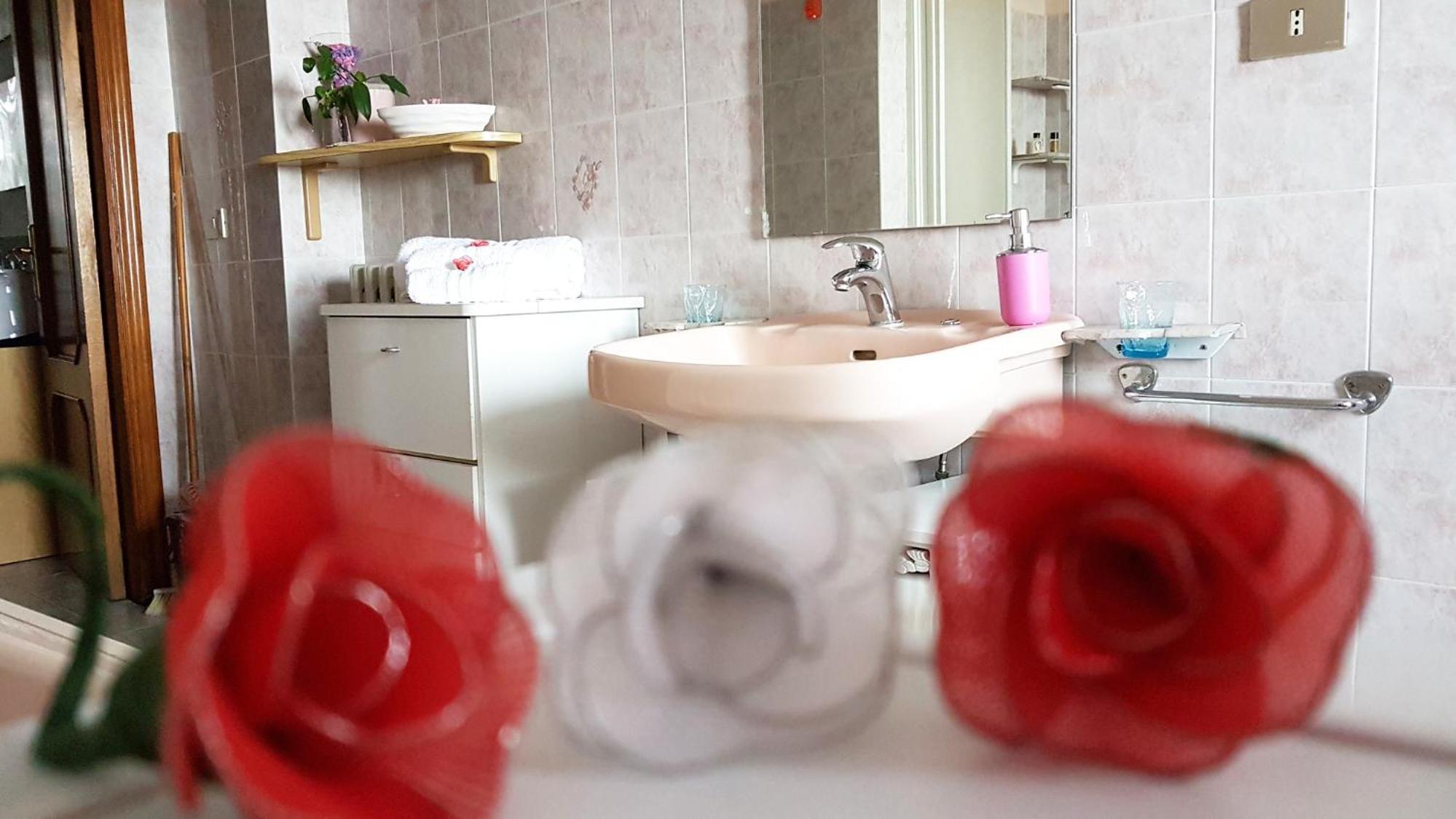 Triple Room with Private Bathroom - Photo 16