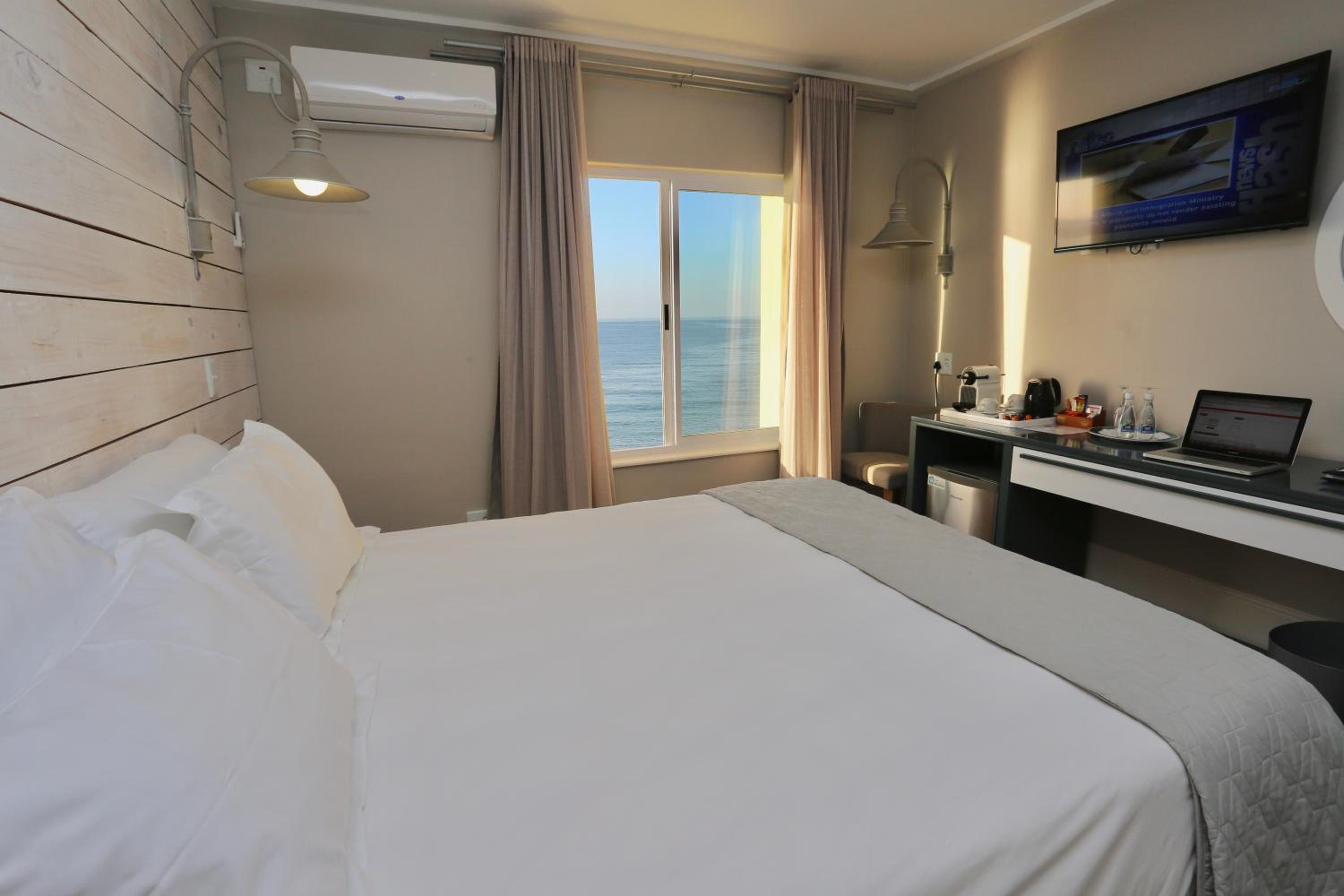 Deluxe Double Room with Sea View photo 2