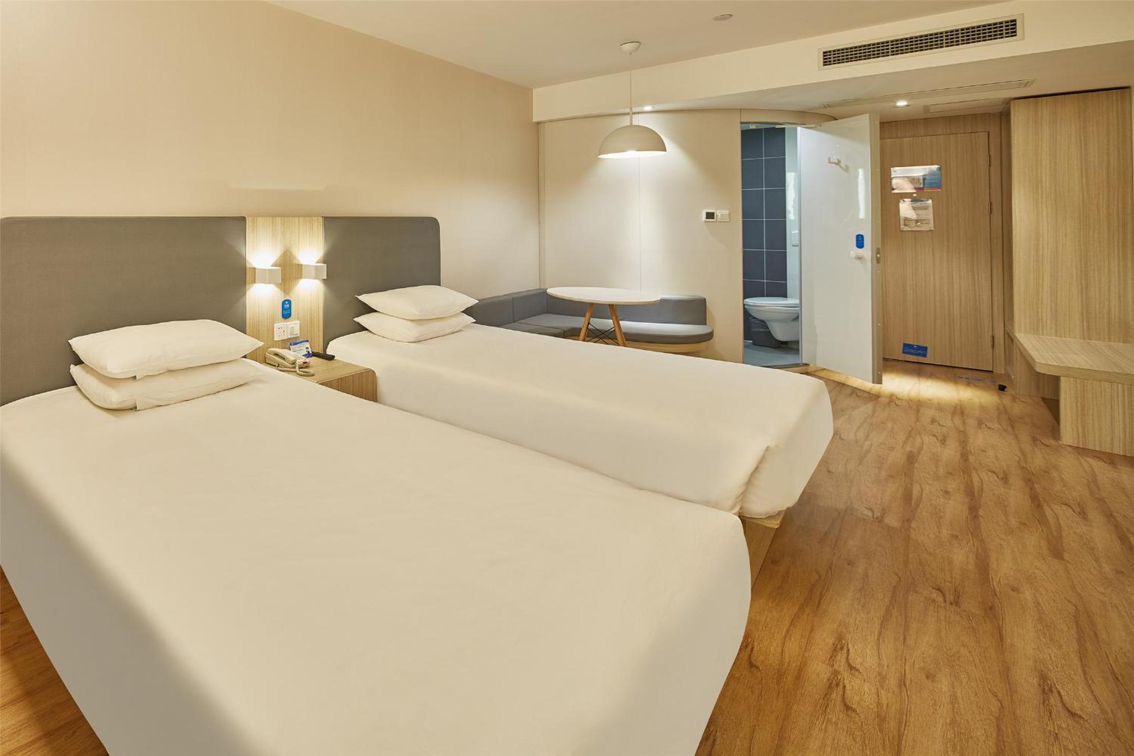 Mainland Chinese Citizens - Superior Twin Room photo 3