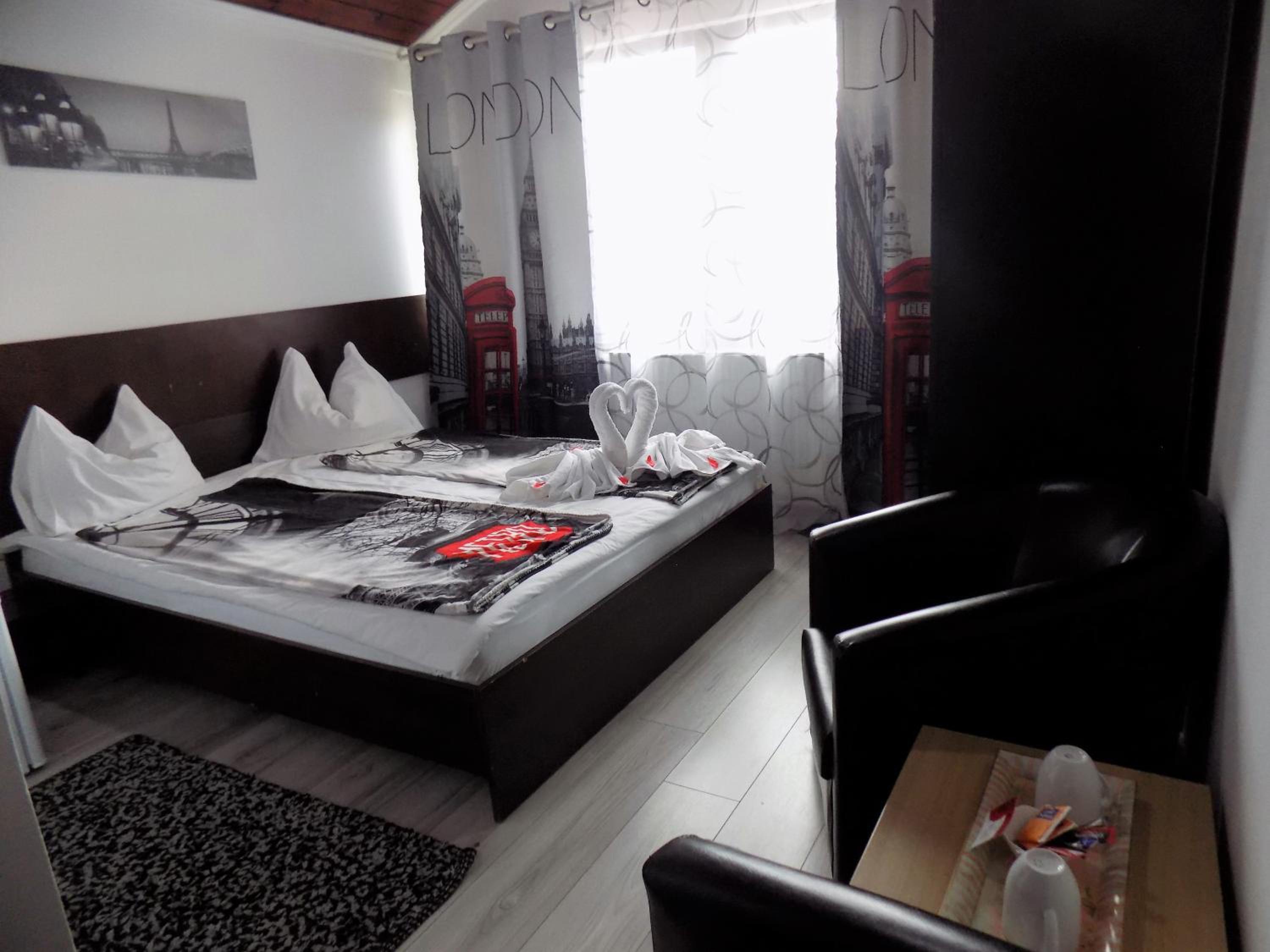 Standard Double Room - Non-Smoking - Photo 1