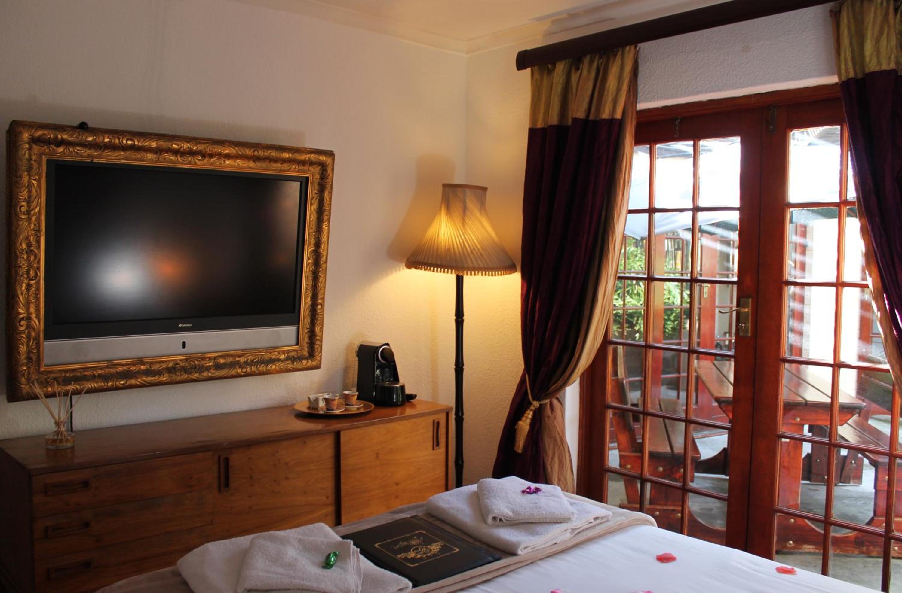 Double Room with En-Suite Bathroom photo 2
