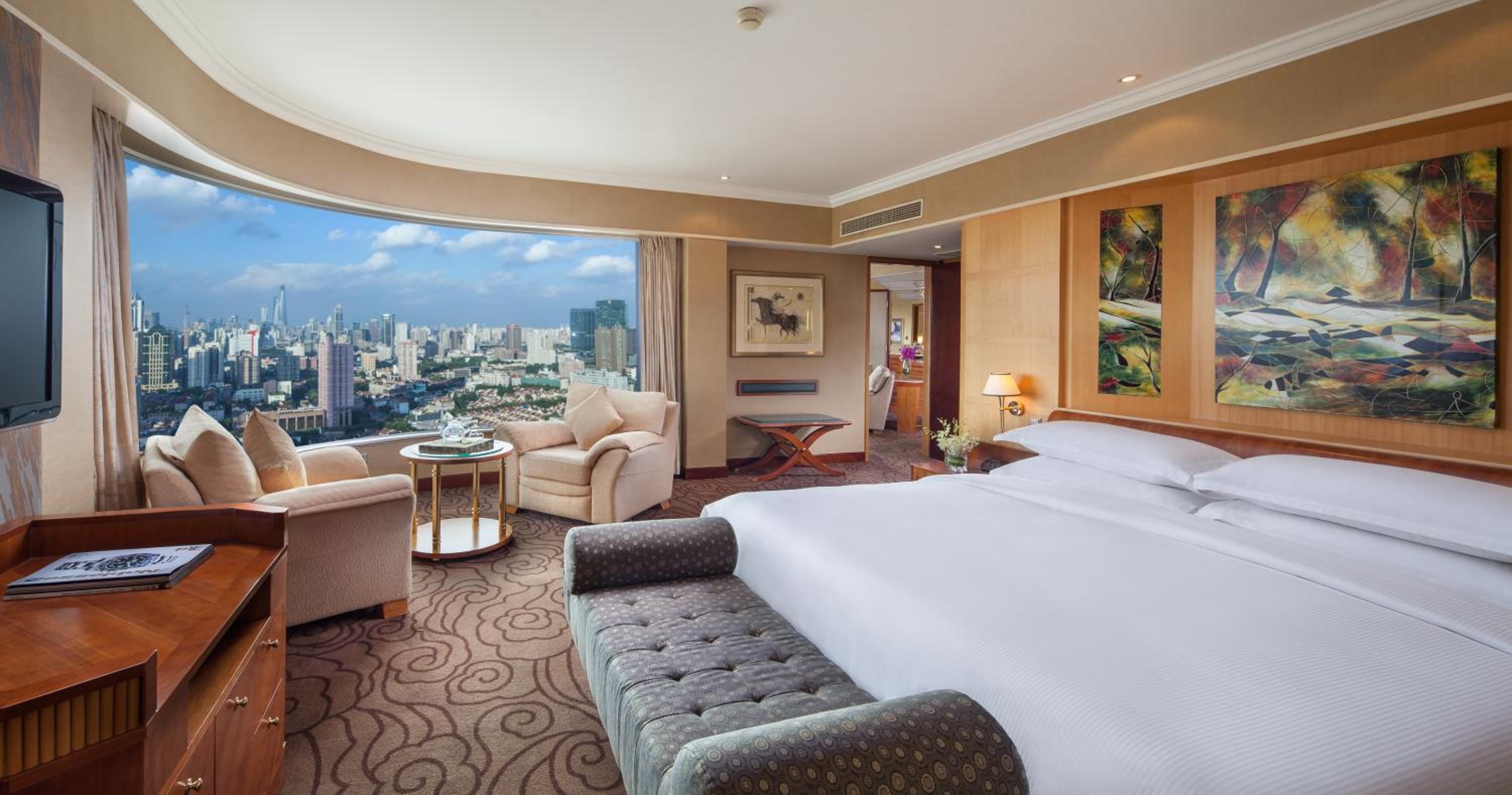 Executive Panorama Suite - Free 24-hour parking for one car per night photo 1