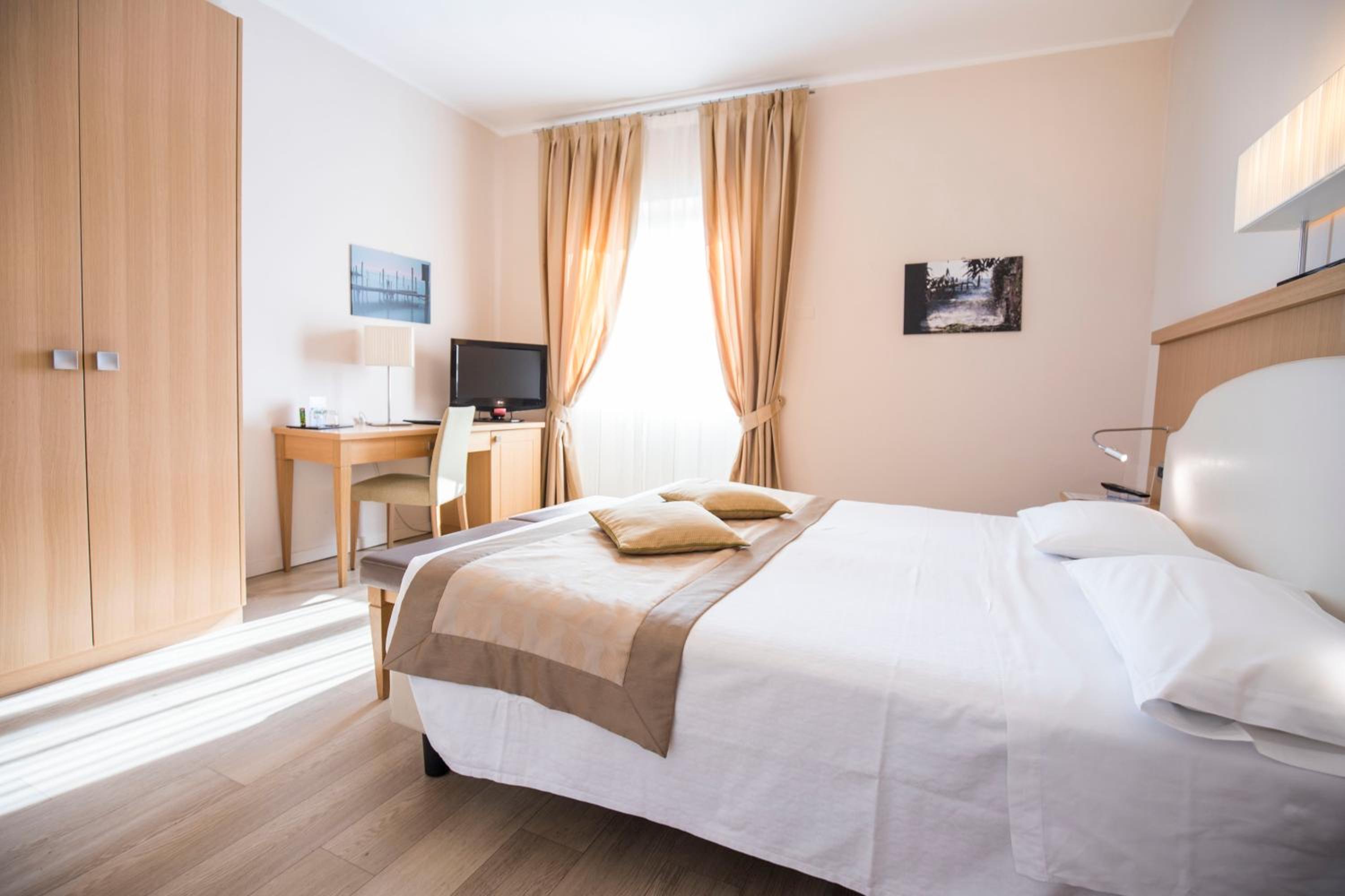 Classic Double Room with Spa Access