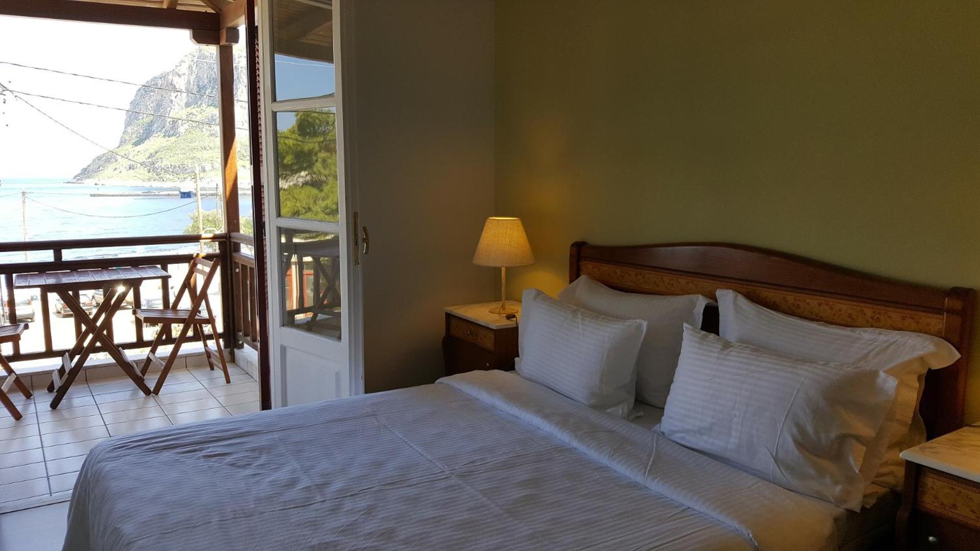 Suite - Photo 1