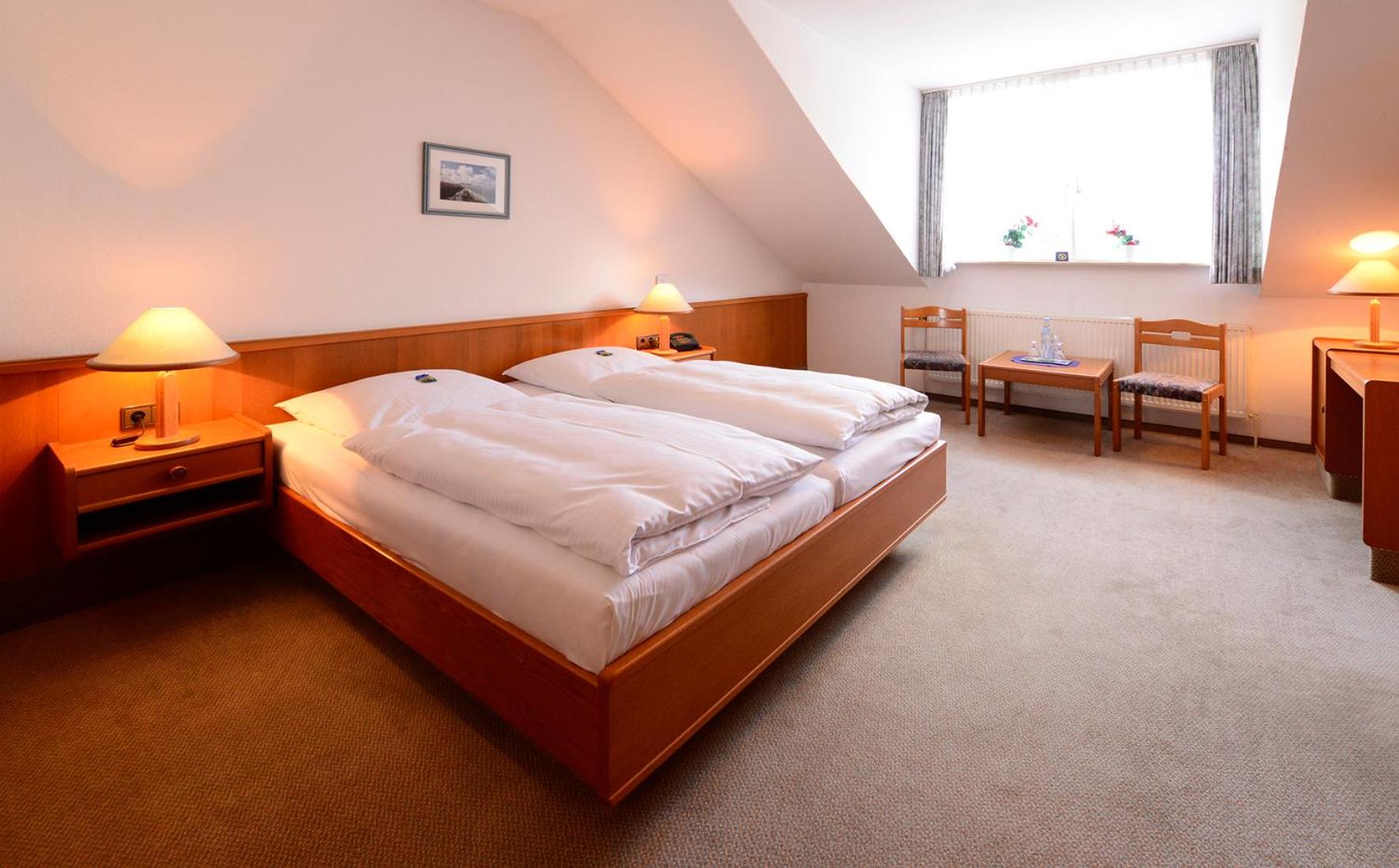 Single Room with Private Bathroom photo 2