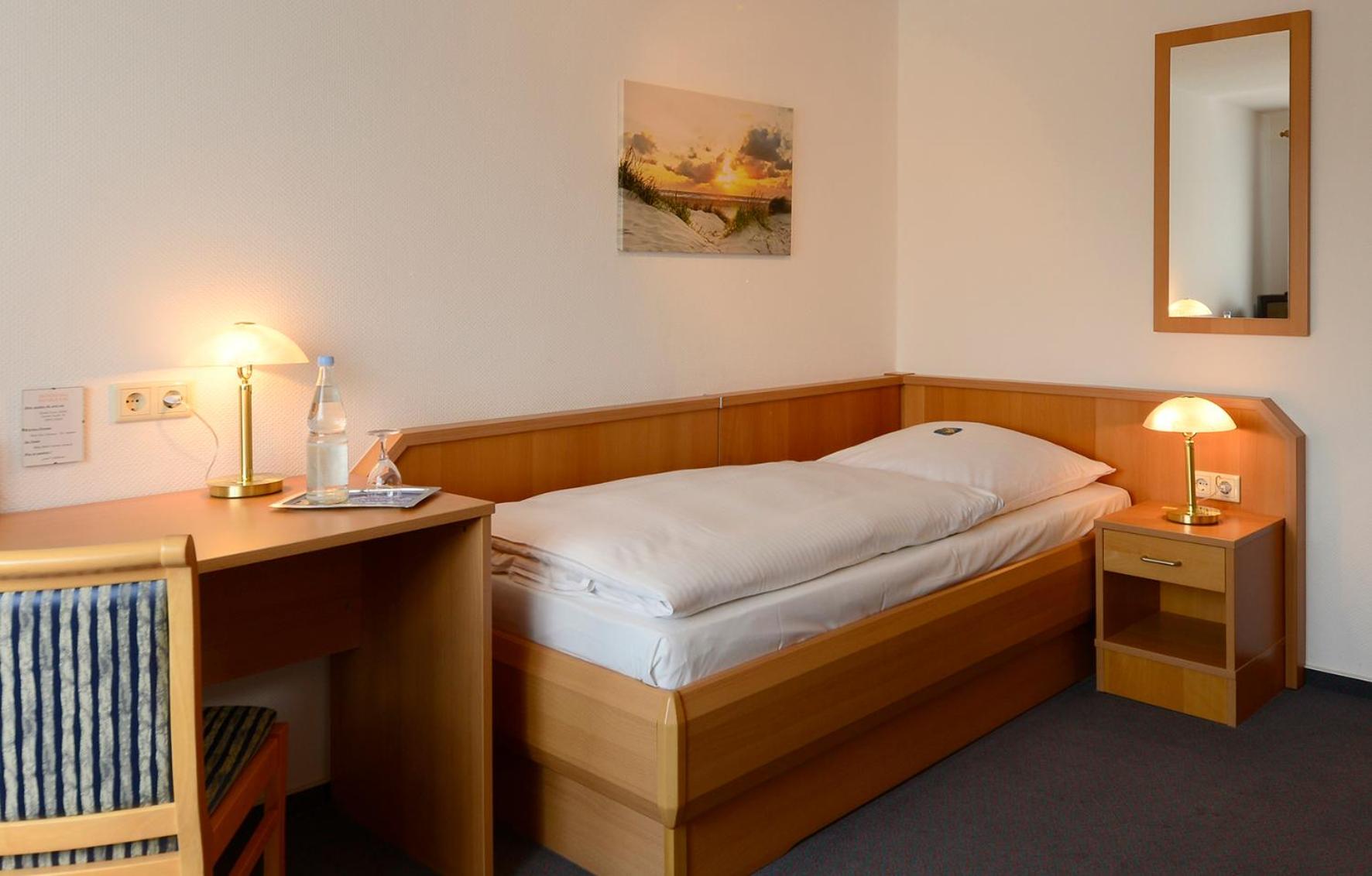 Standard Double Room photo 3