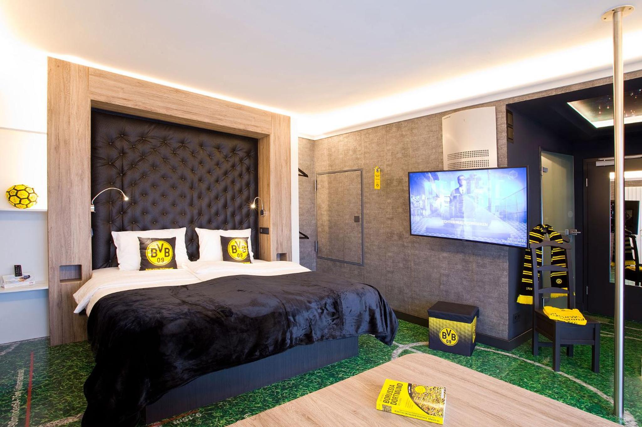 Suite with Spa Bath - Photo 1