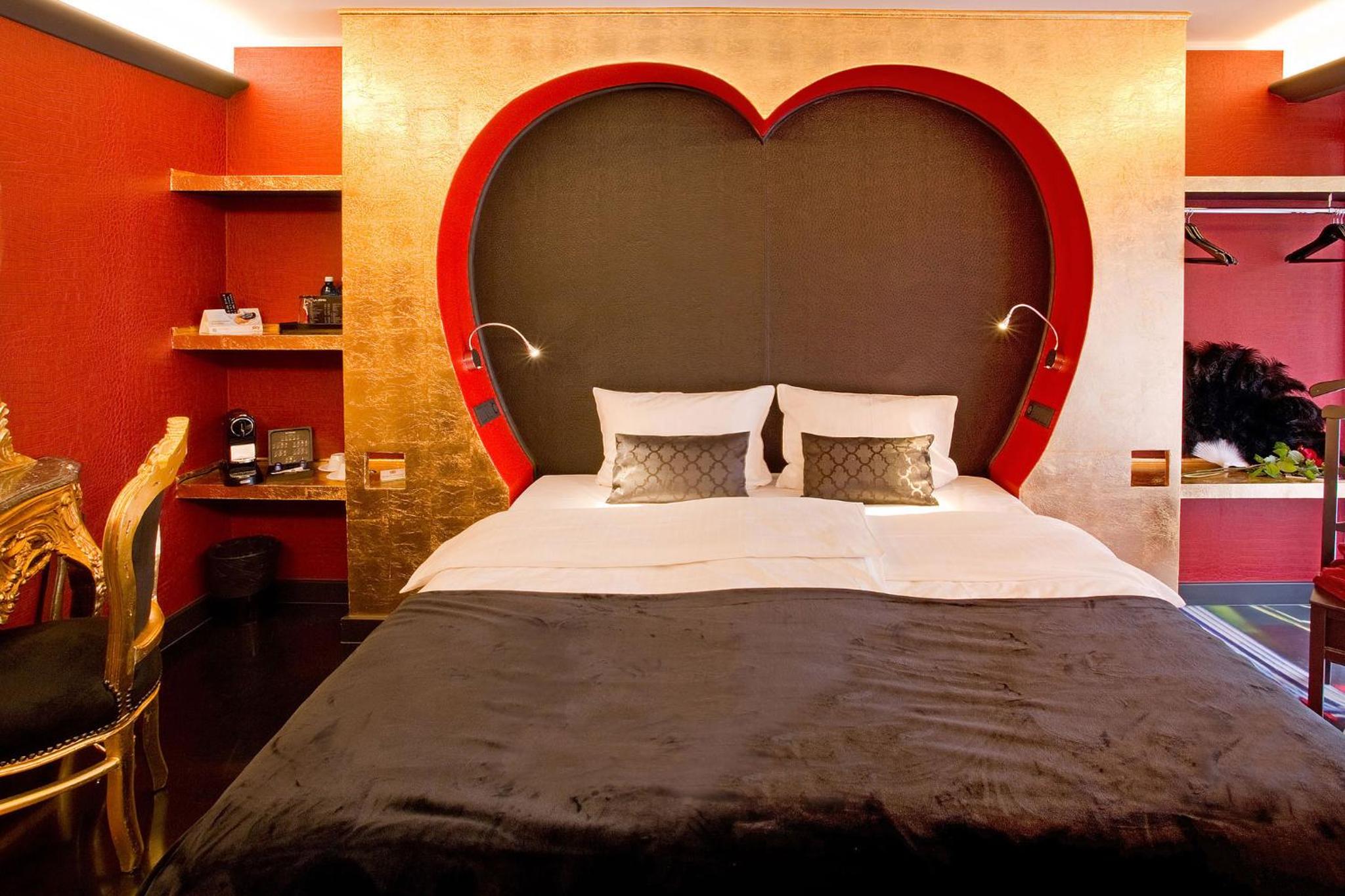 Moulin Rouge Suite - Photo 2