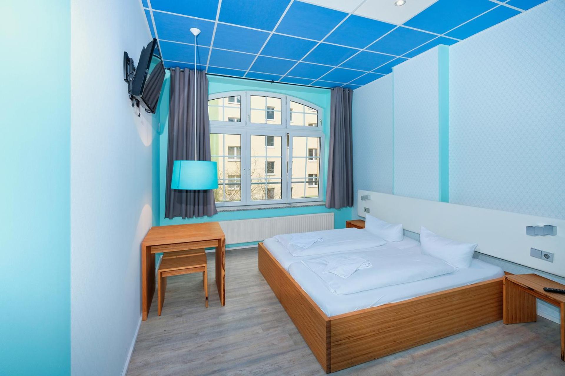 Single Room with Private Bathroom photo 3
