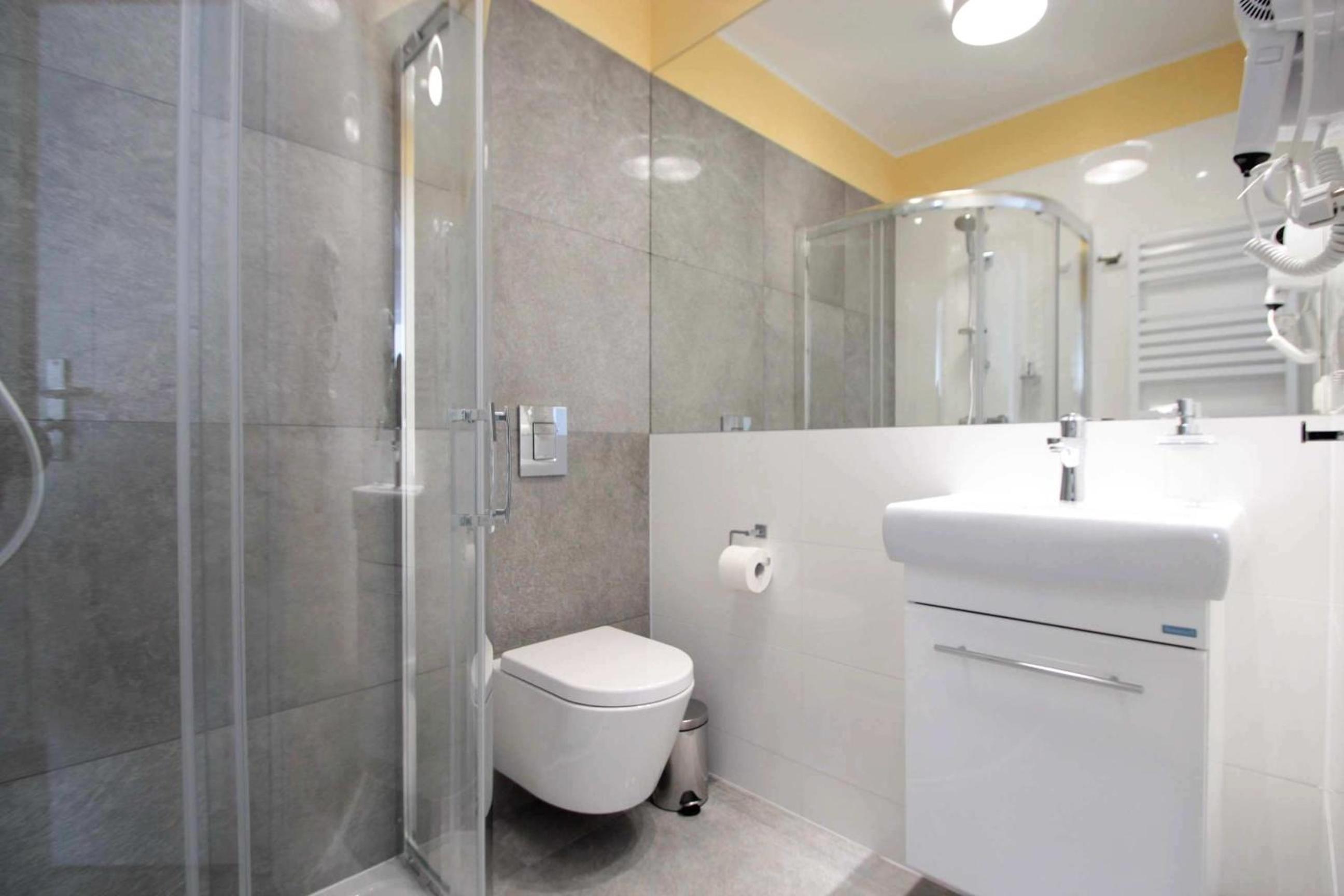 Double or Twin Room - Photo 14