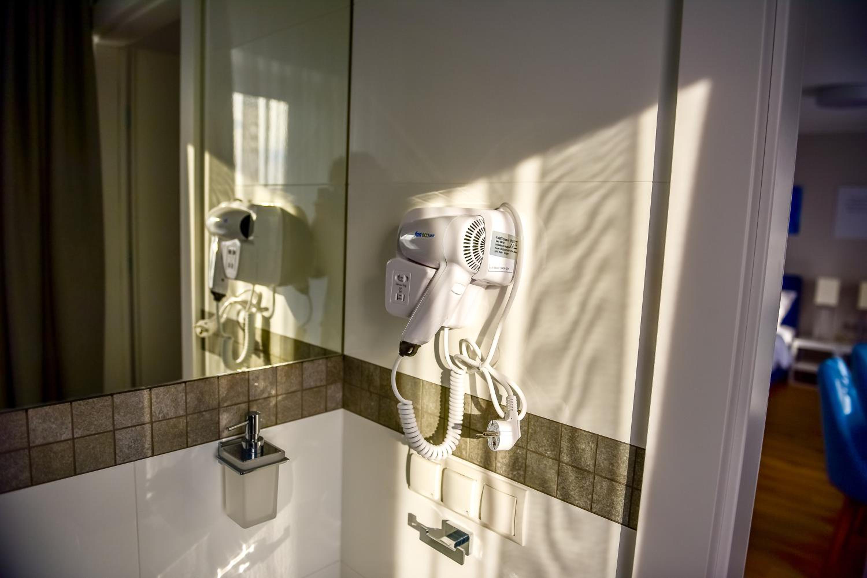 Double or Twin Room - Photo 16