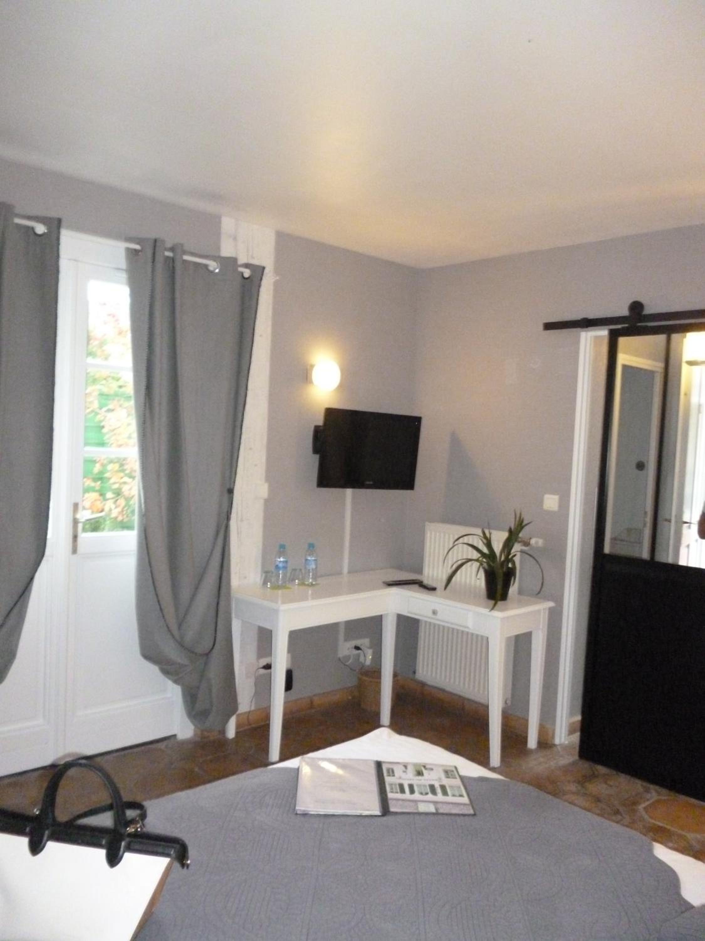 One-Bedroom Apartment (2 Adults)