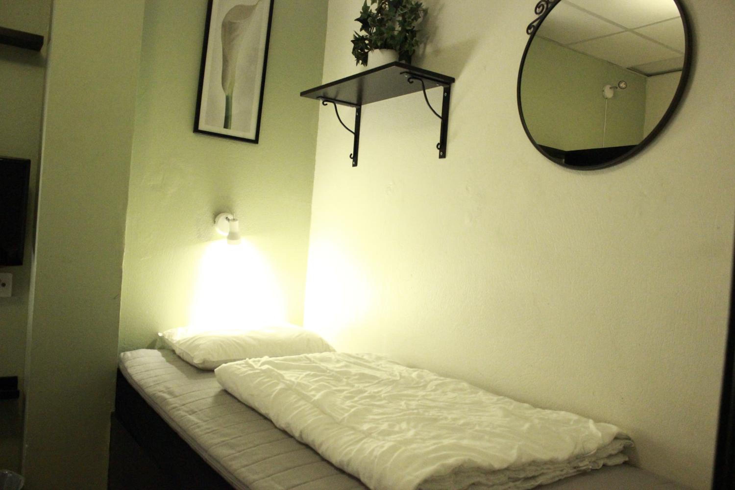 Single Room with Shared Bathroom photo 1
