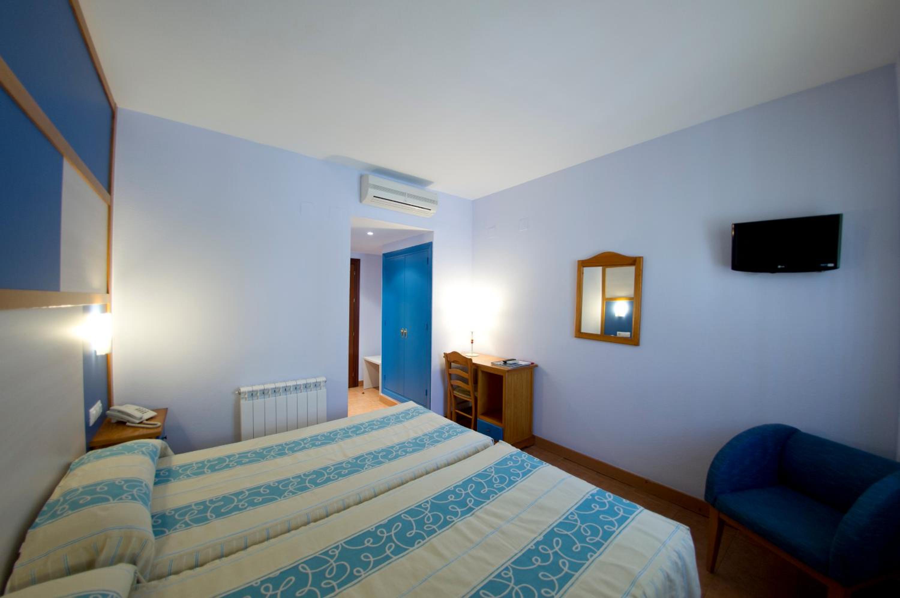Standard Double Room photo 3