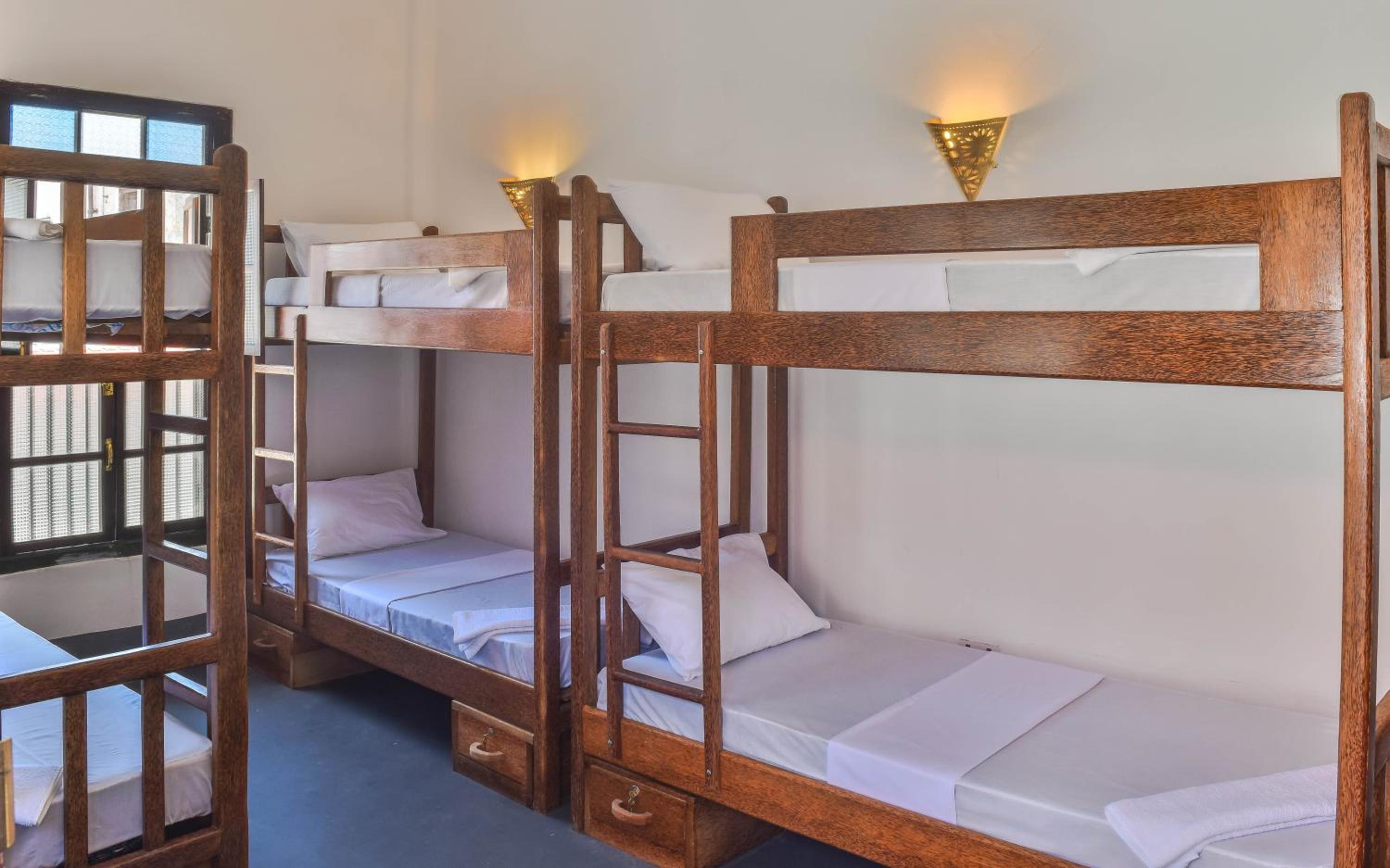 Bed in 6-Bed Mixed Dormitory Room photo 1