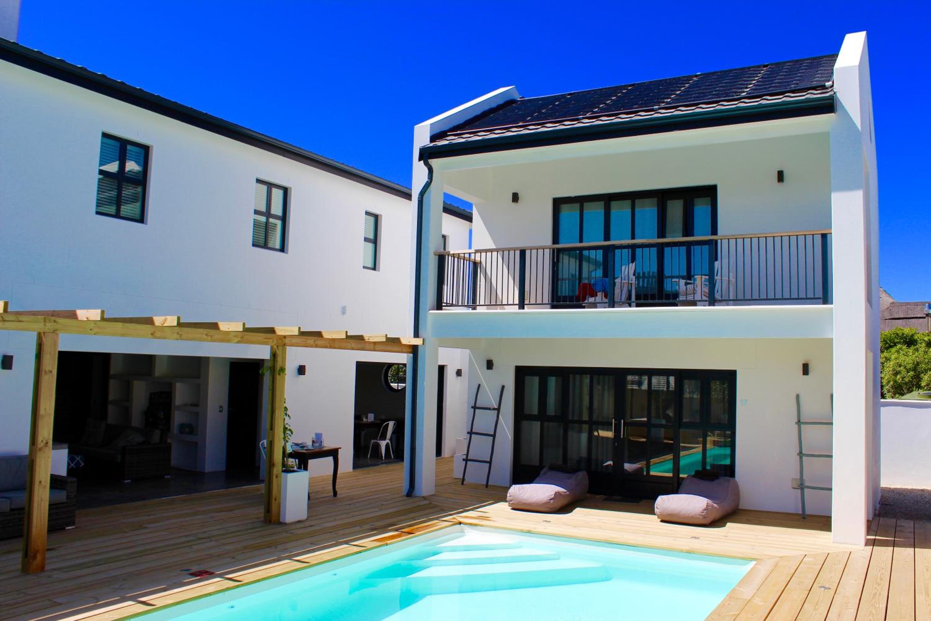 Suite with Pool View photo 3