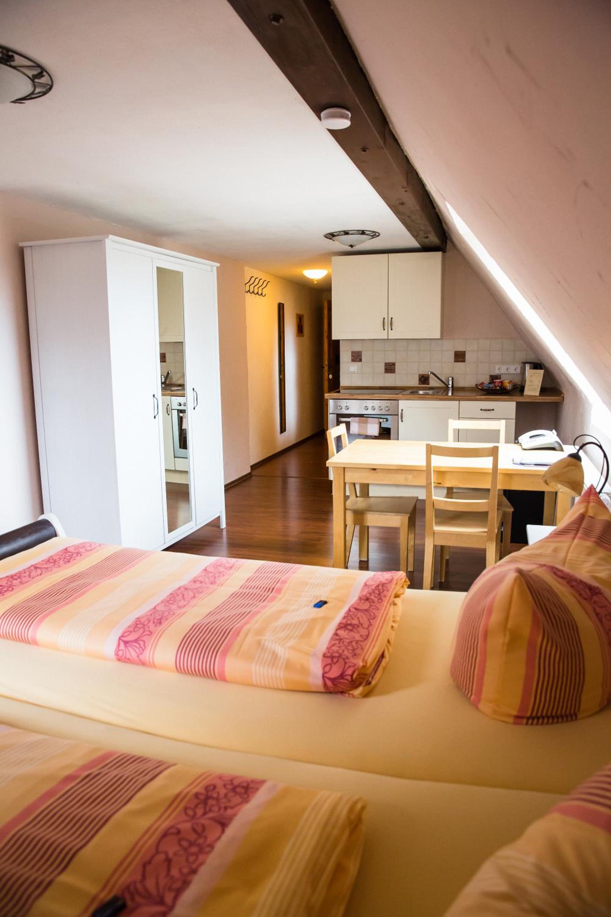 Double Room - Photo 8