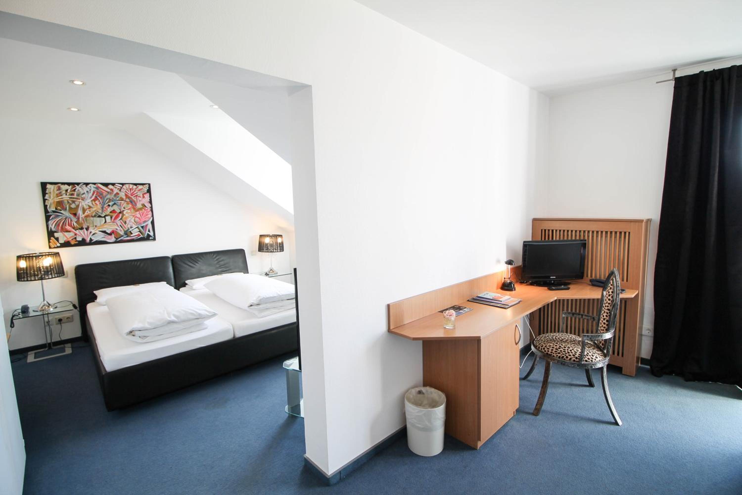 Suite - Photo 2