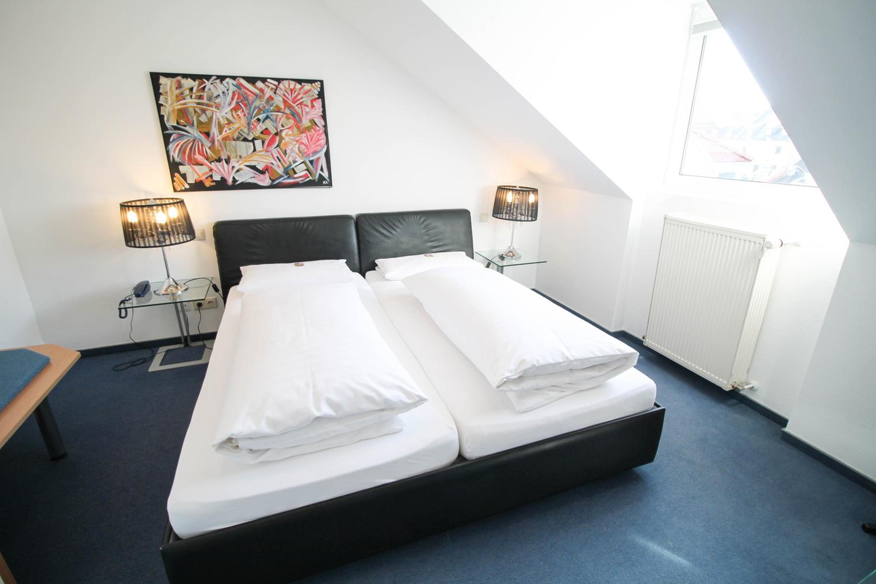 Suite - Photo 13