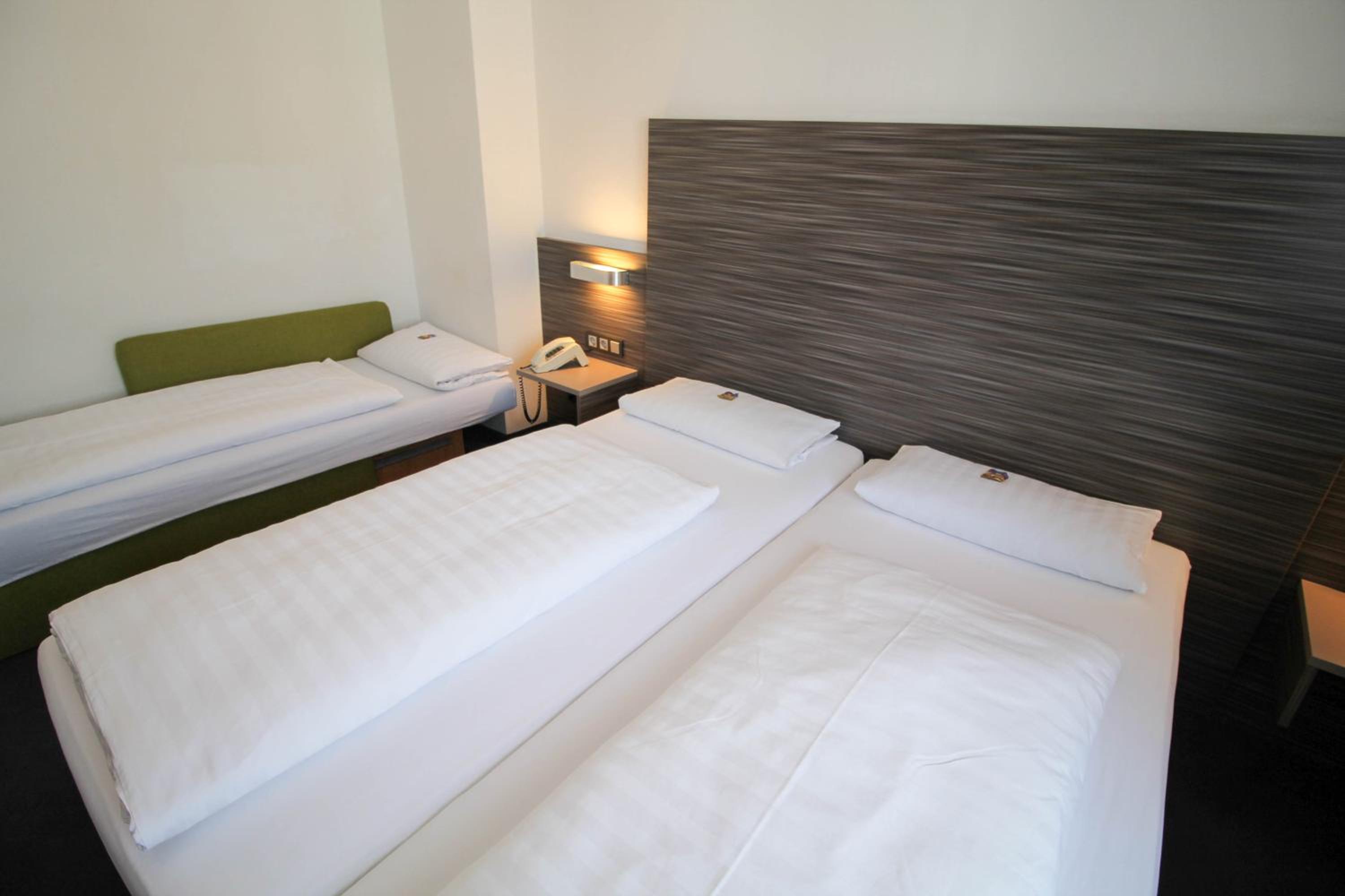 Double Room - Photo 14