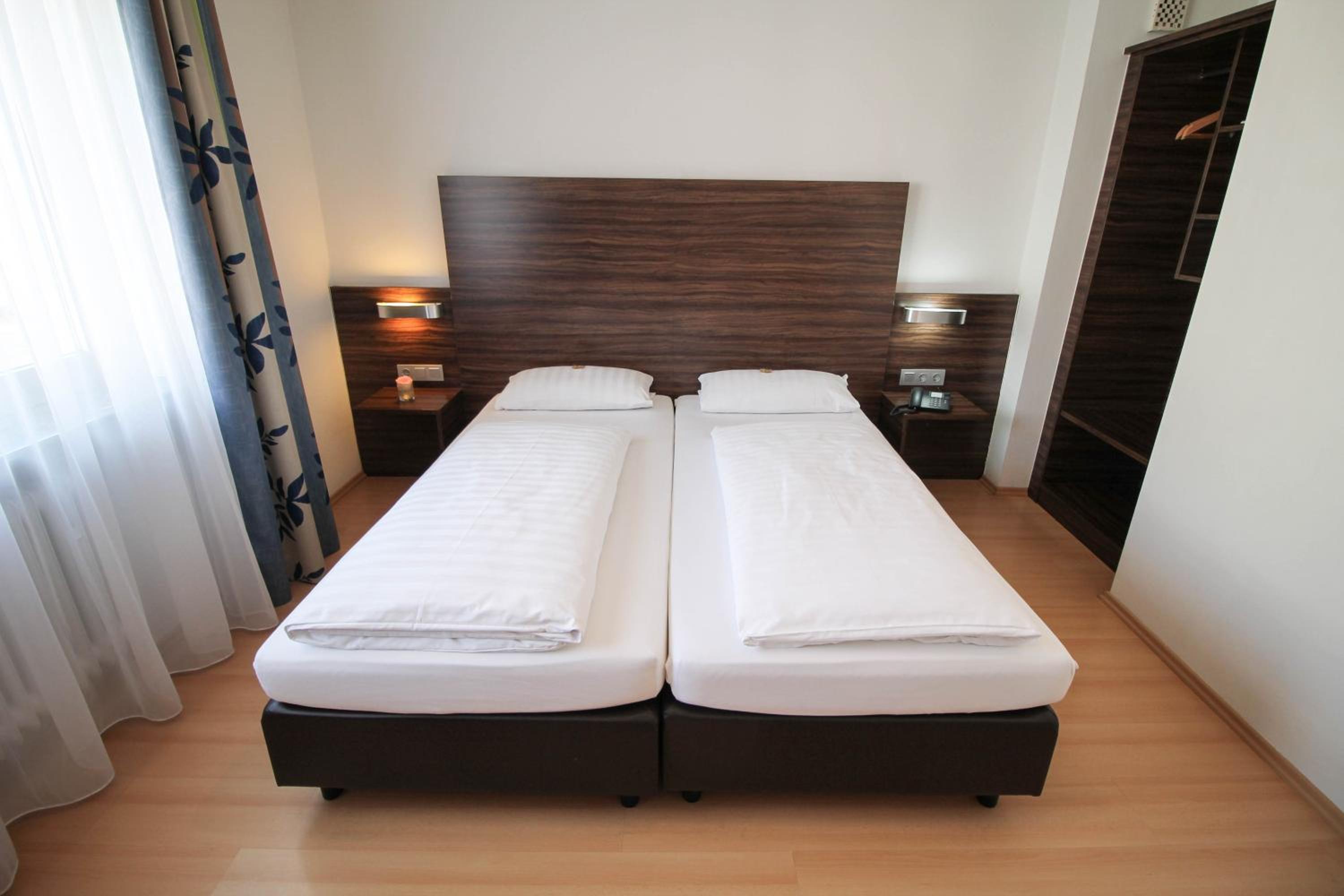 Double Room - Photo 4