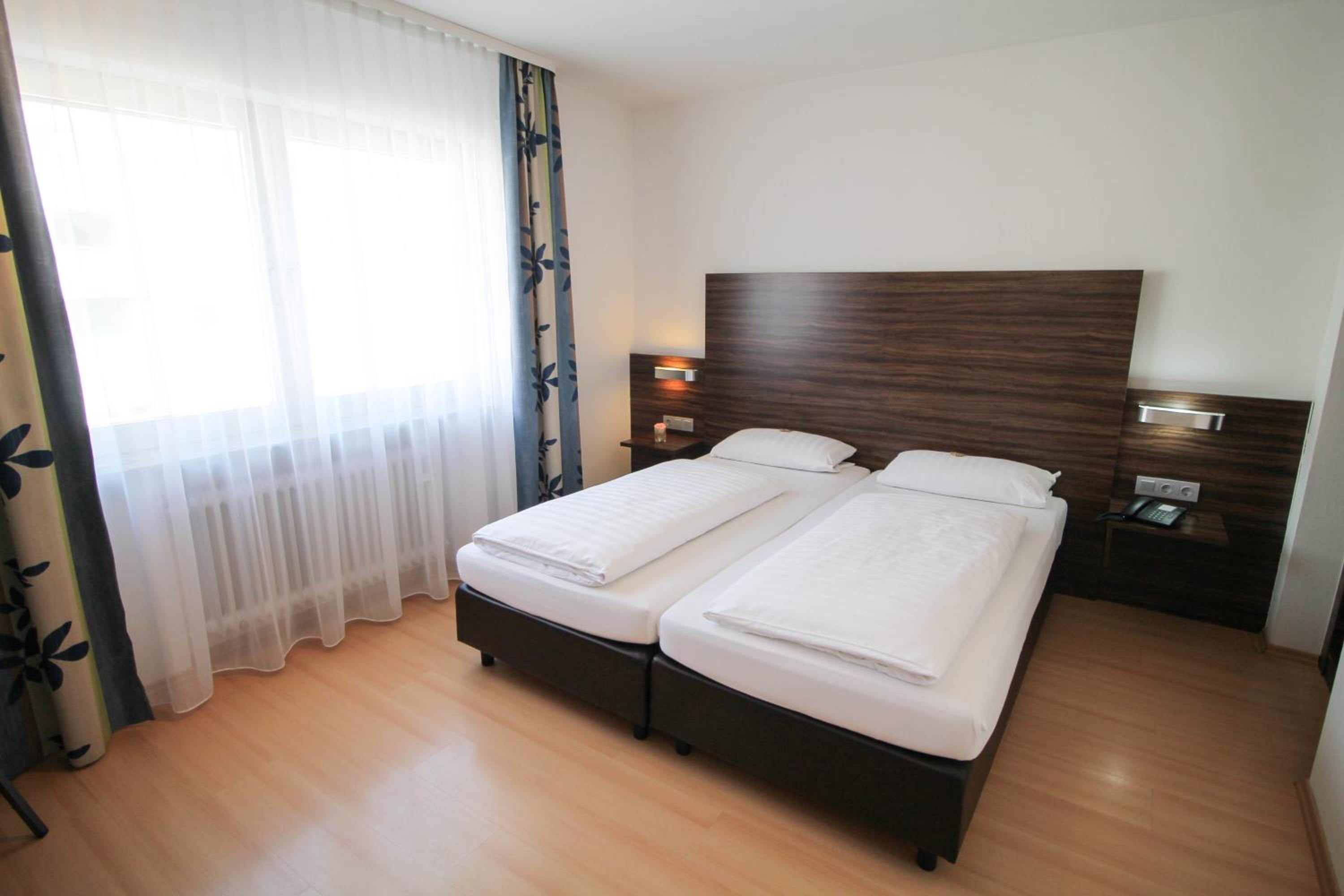 Double Room - Photo 6