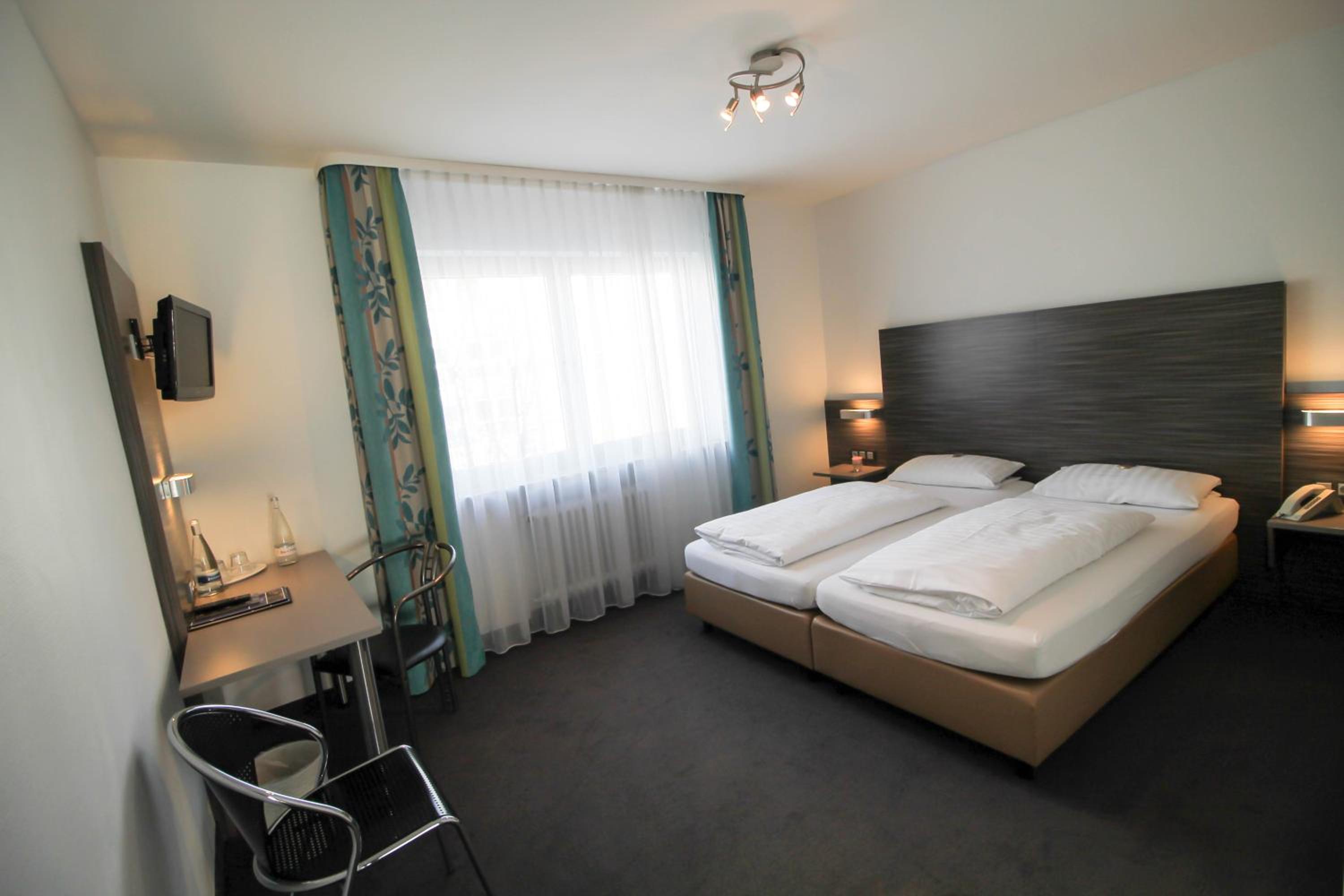 Double Room - Photo 15