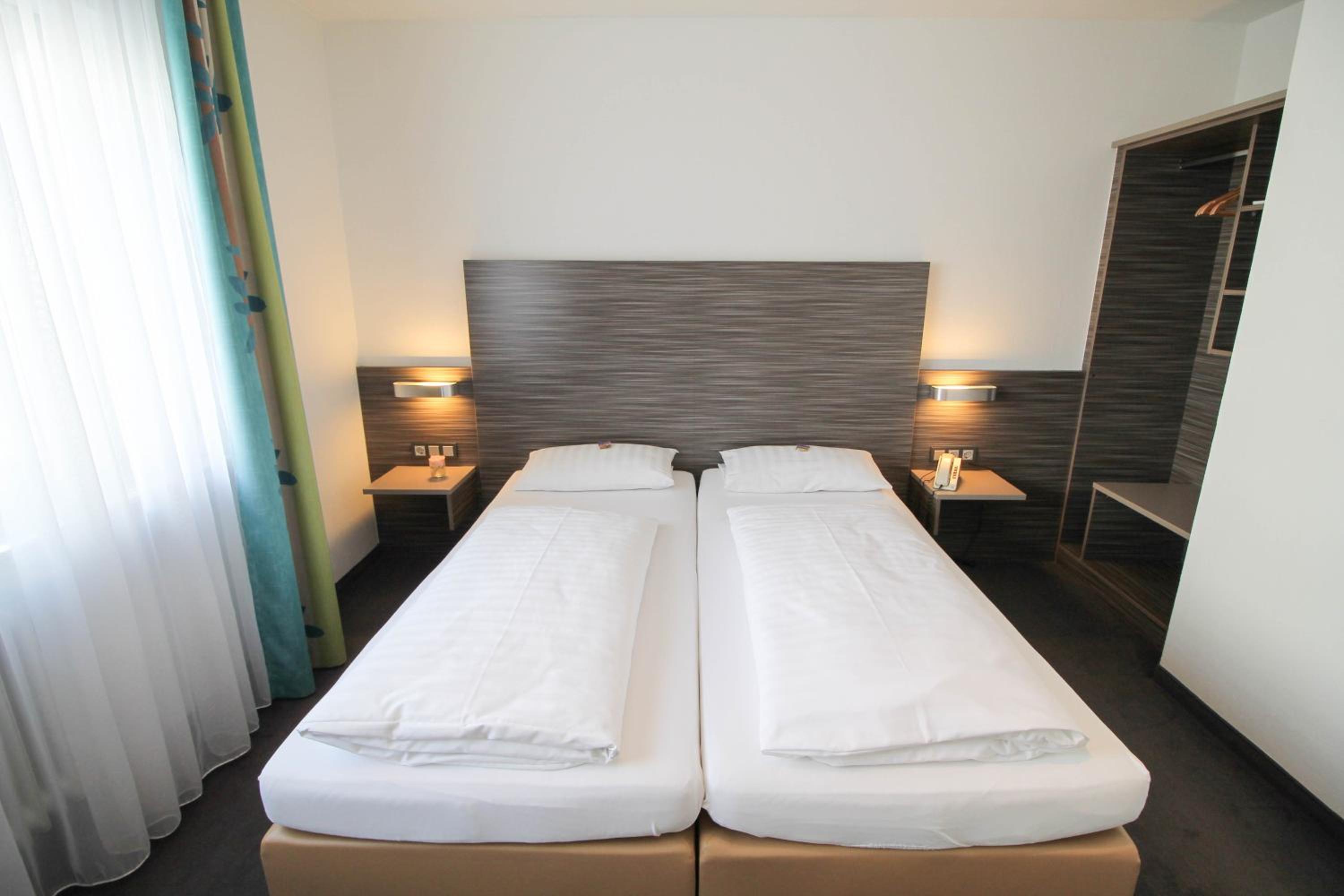 Double Room - Photo 2