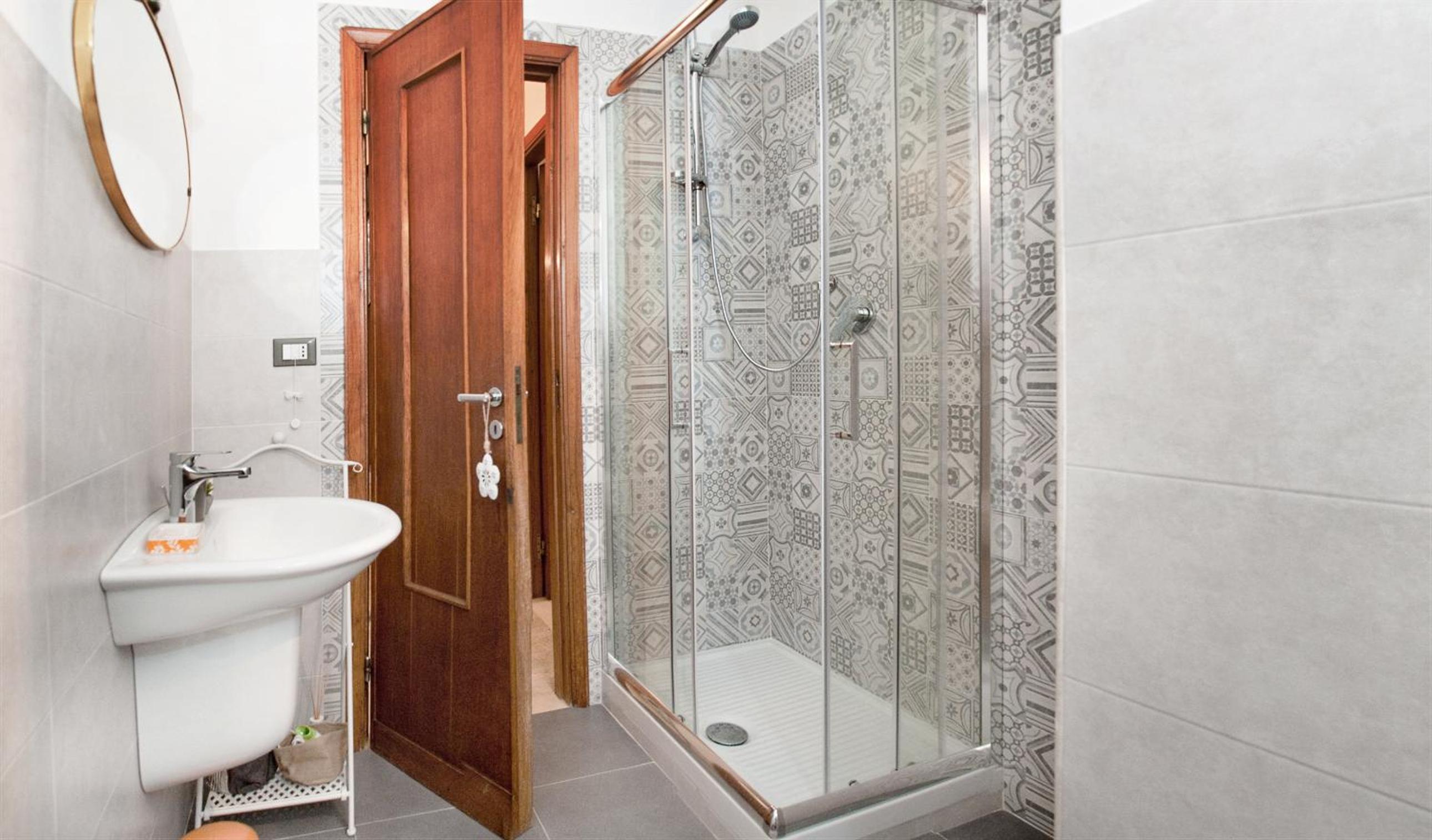 Double Room with Private External Bathroom photo 3