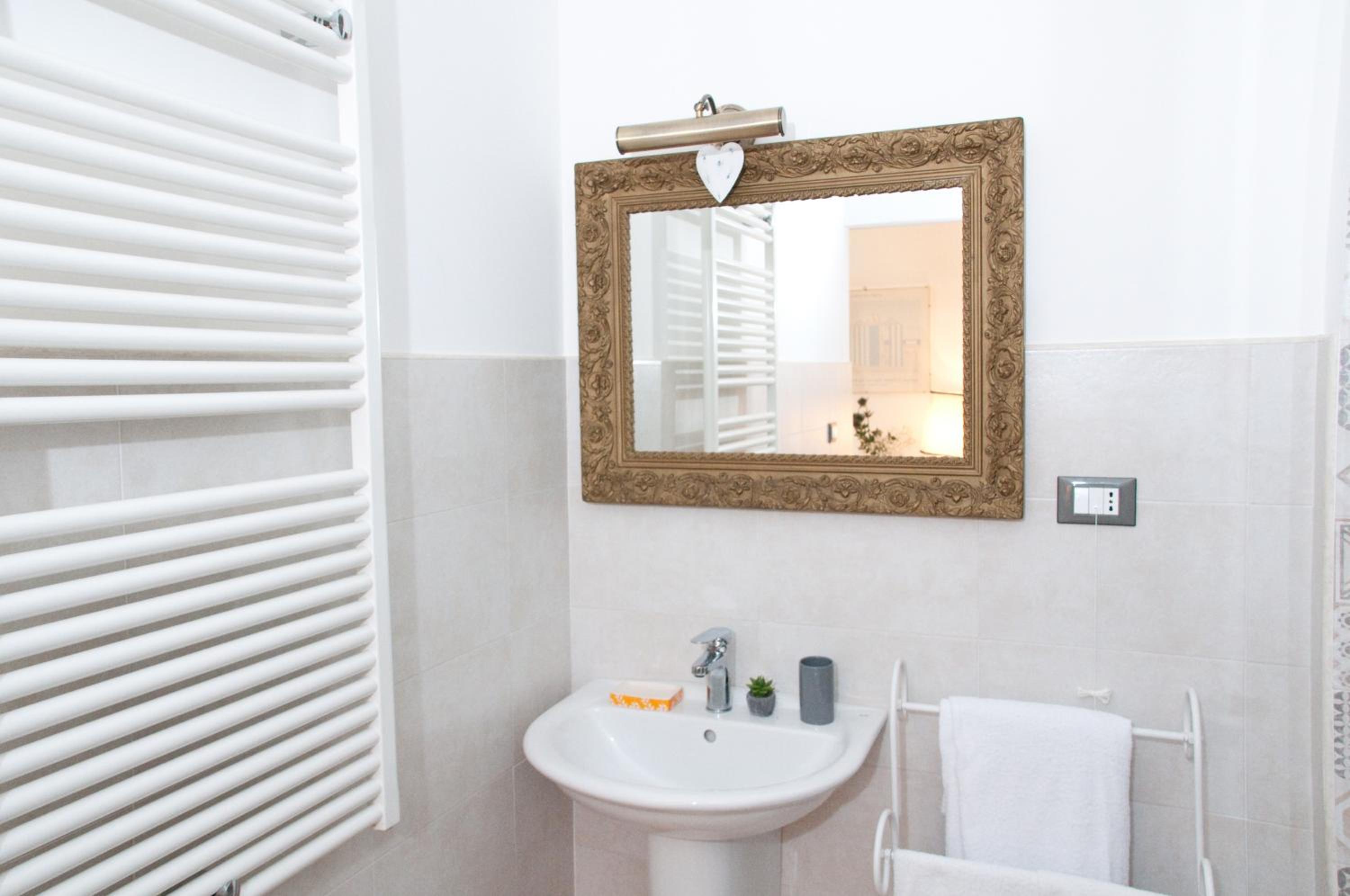 Double Room with Private Bathroom photo 3